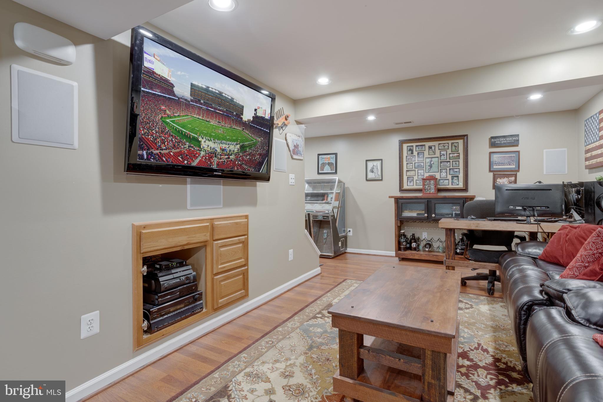 NEWINGTON STATION - Residential