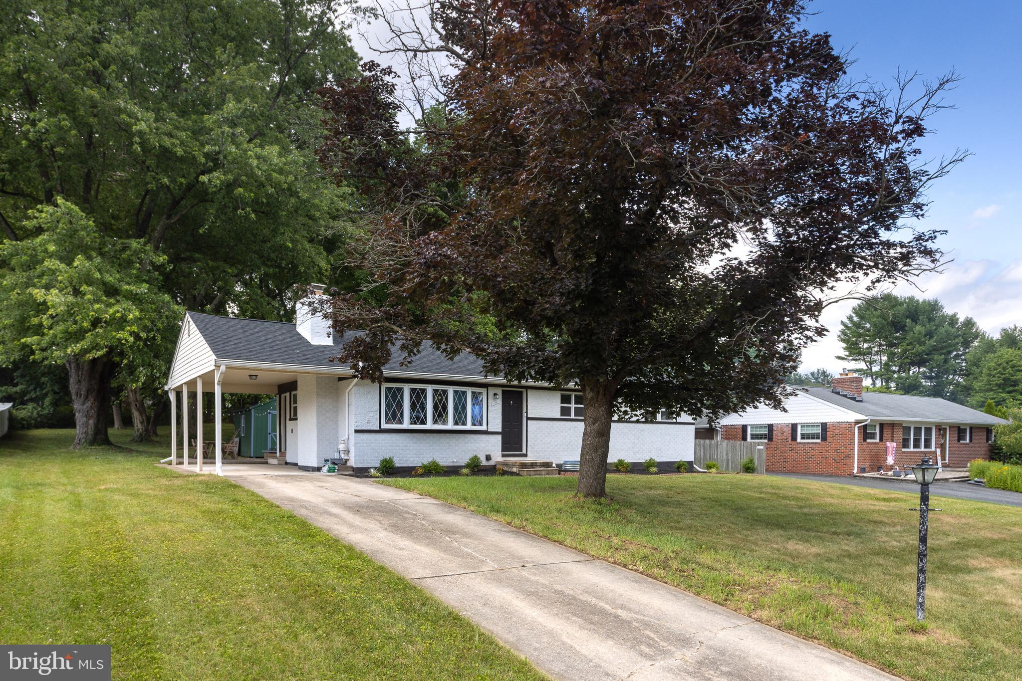 14 COLONIAL ROAD