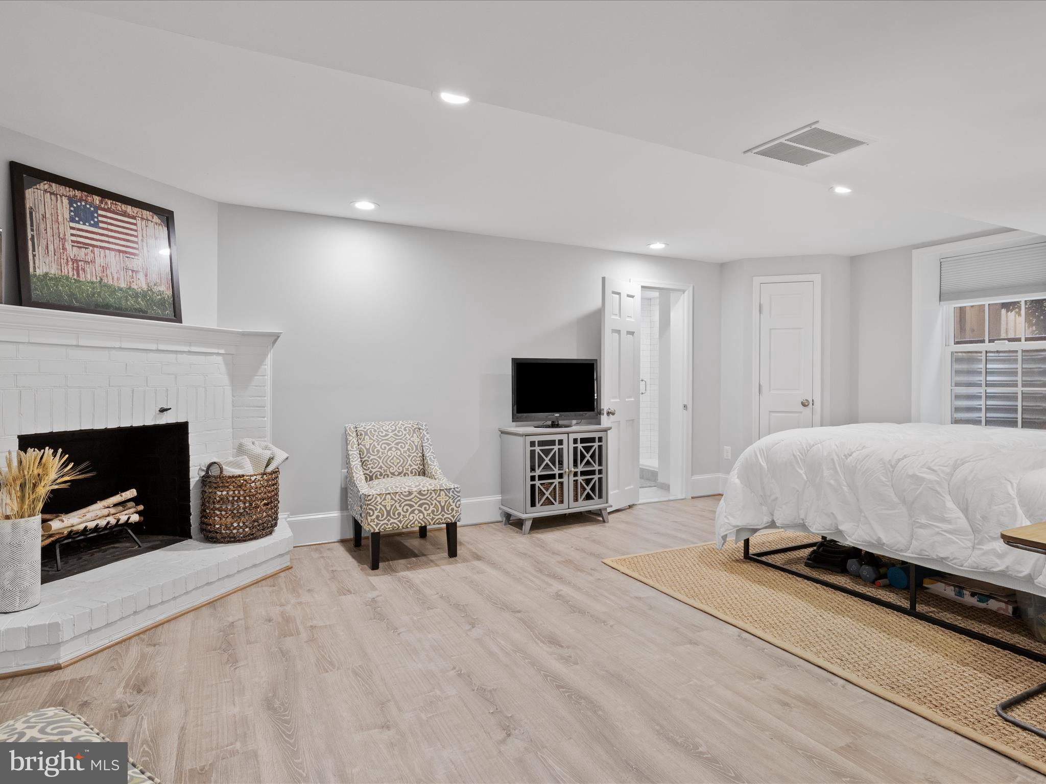 ASHTON HEIGHTS - Residential