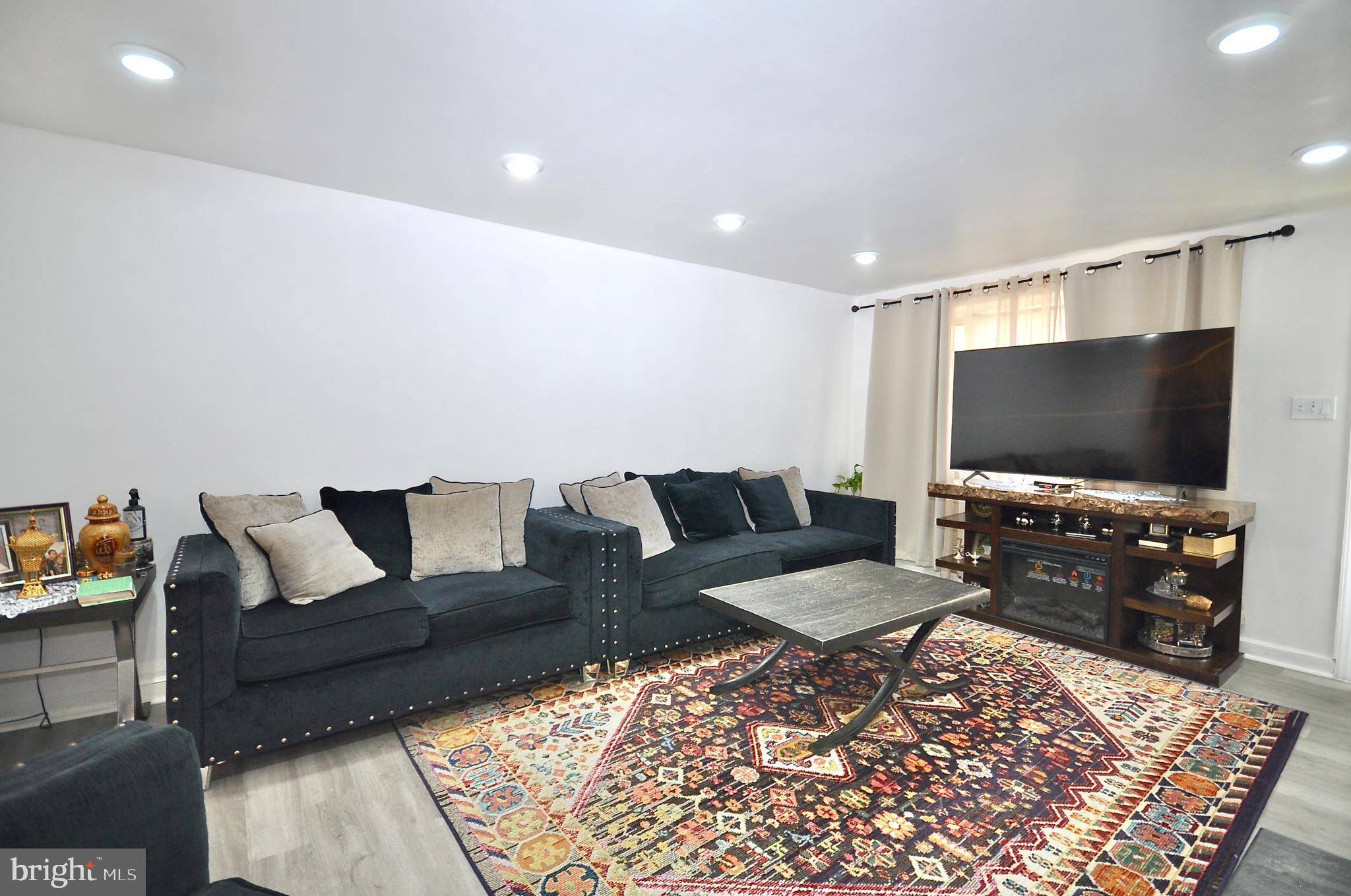 CASTOR GARDENS - Residential