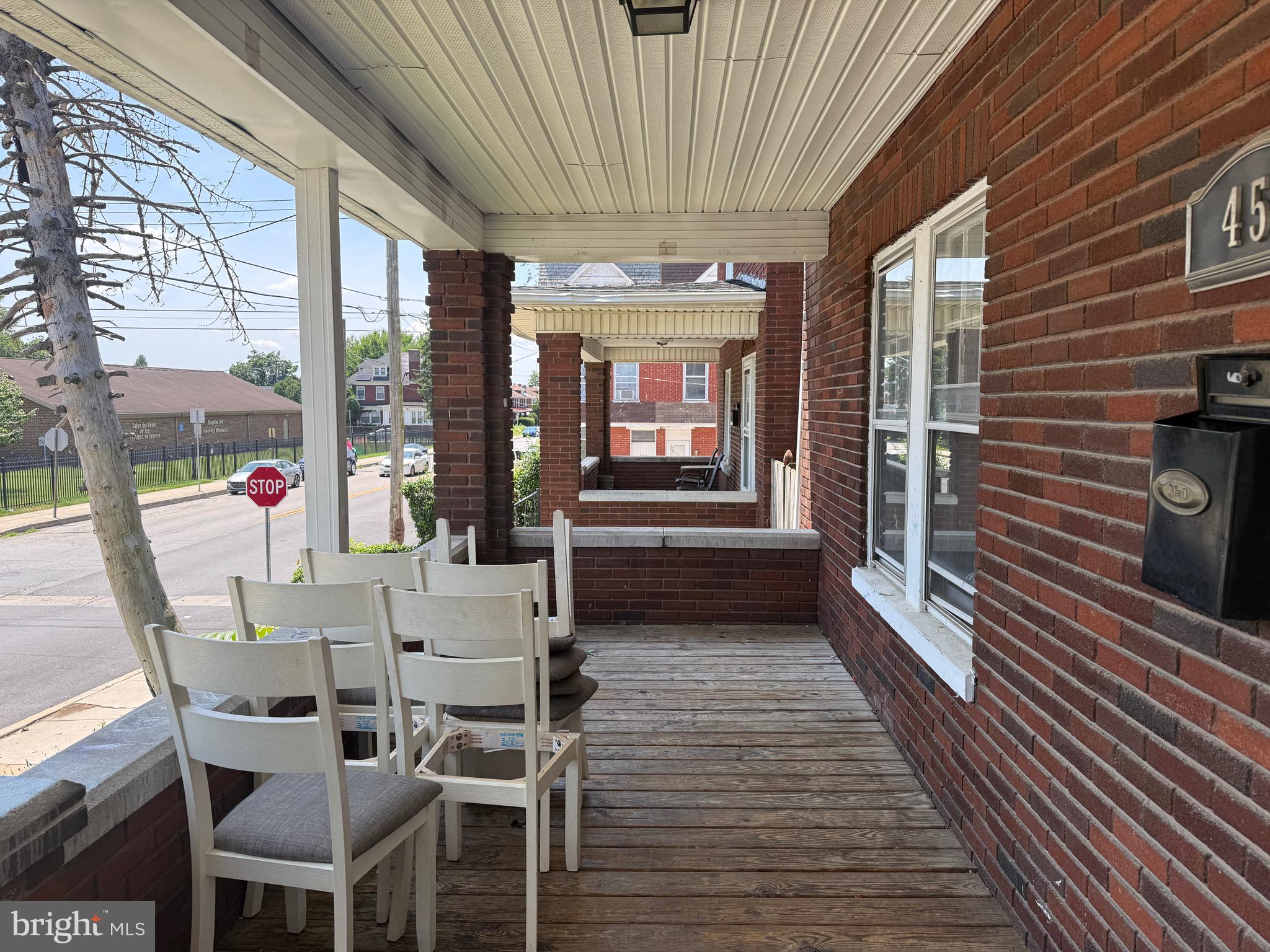 45 W COTTAGE PLACE