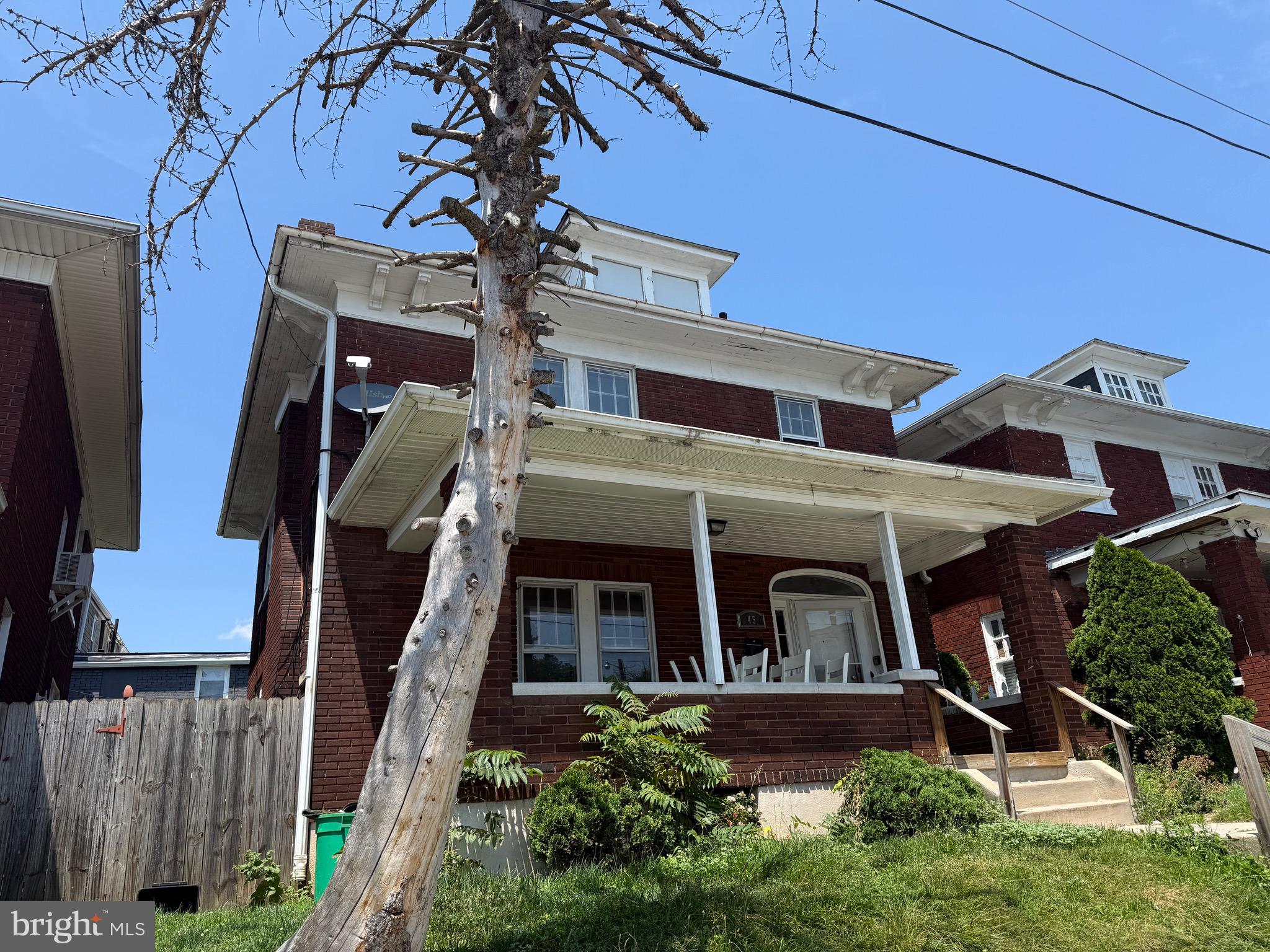 45 W COTTAGE PLACE