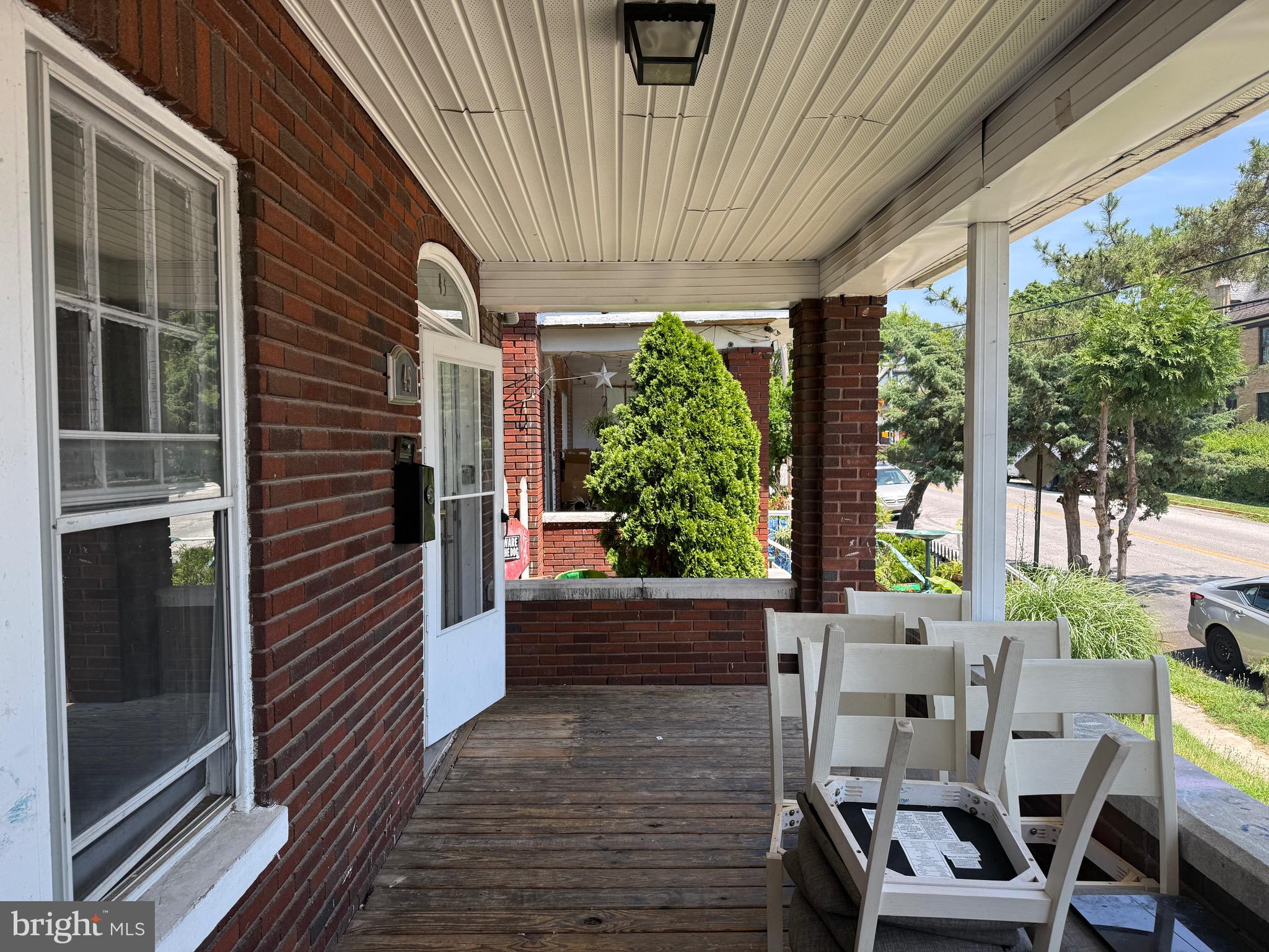 45 W COTTAGE PLACE