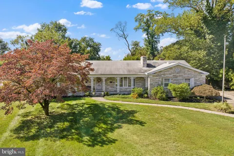 28 Wedge Drive, Hamilton, NJ MLS: NJME2075164