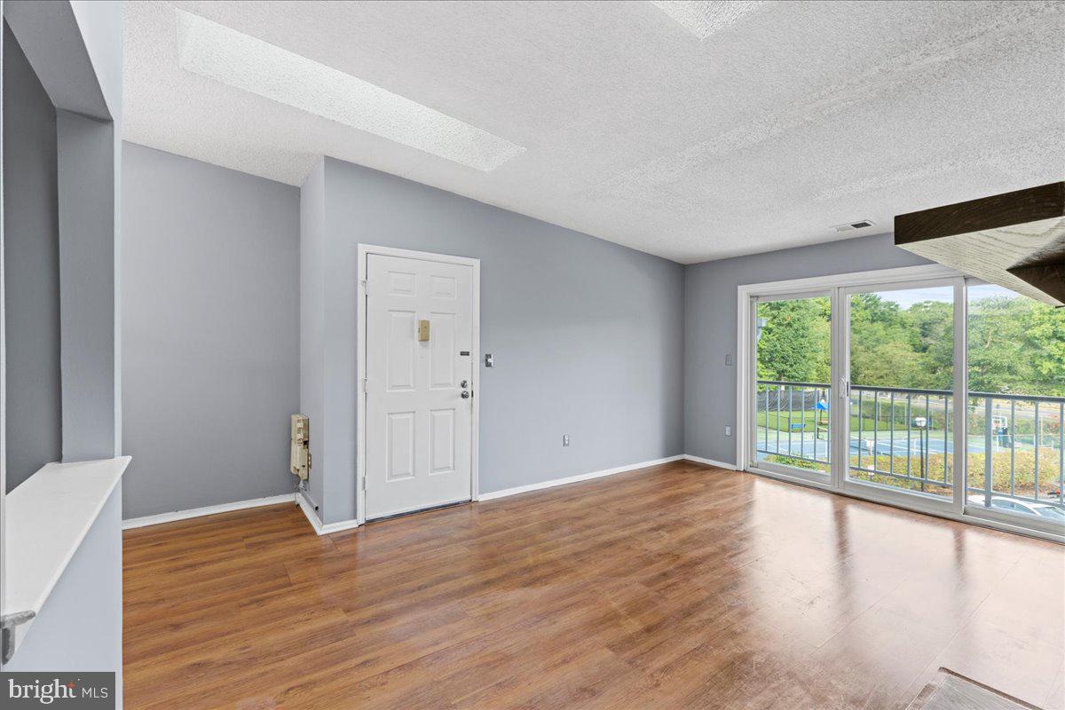 10 ASPEN COURT 3RD FLOOR