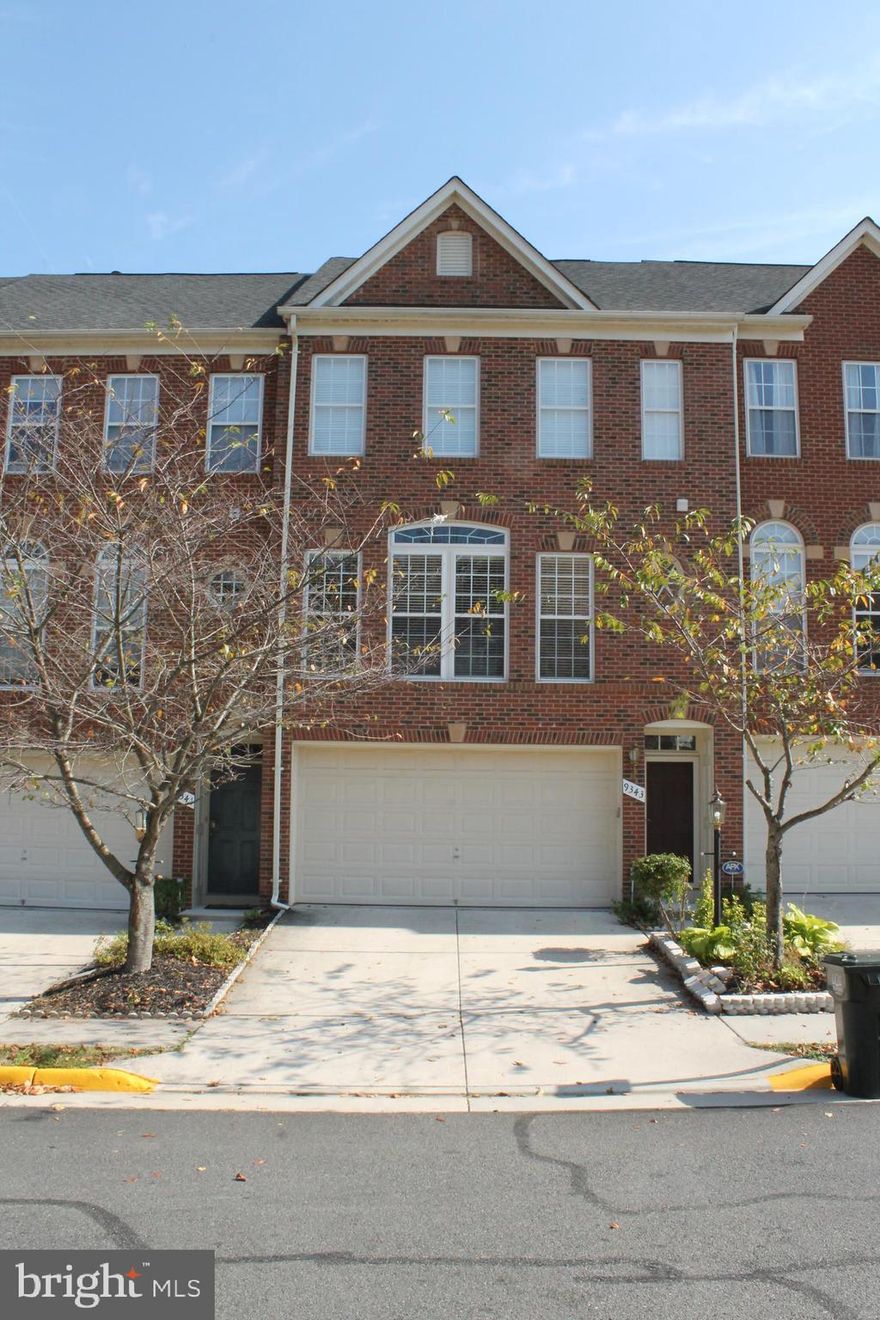 Bright, Spacious w/ Stunning Gourmet Kitchen: cherry cabinets, big granite island, stainless steel, wall ovens, gleaming 4" hardwood, pantry & breakfast rm. 2-sided FP. Deck off kitchen. Large master w/ His/Her walk-in closets. 2nd/3rd bedrooms w/big double-door closets. Finished walk-out bsmt & Fenced-in Patio. Community Pool, Gym, Lots-of parking!