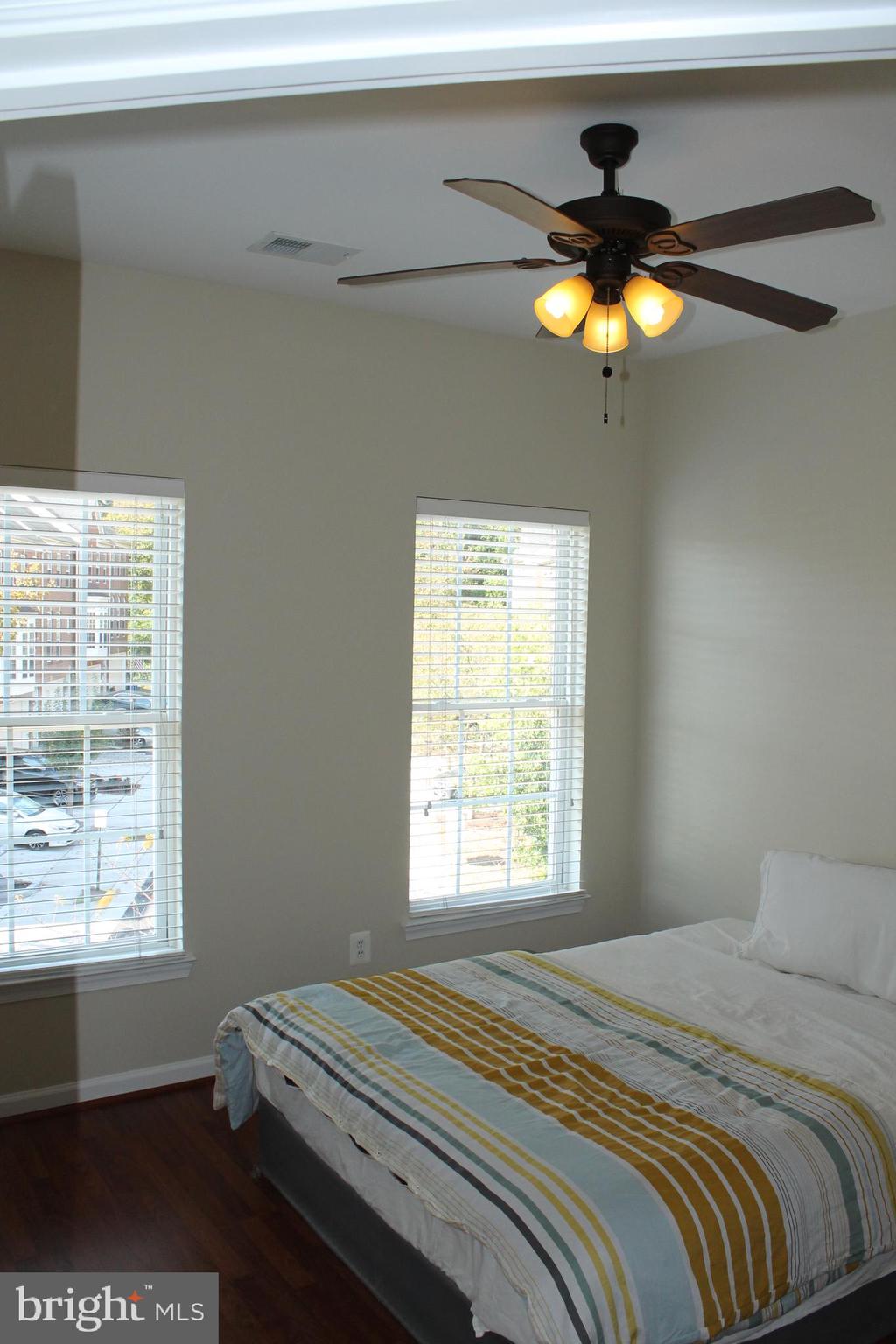 LORTON VALLEY NORTH - Residential Lease