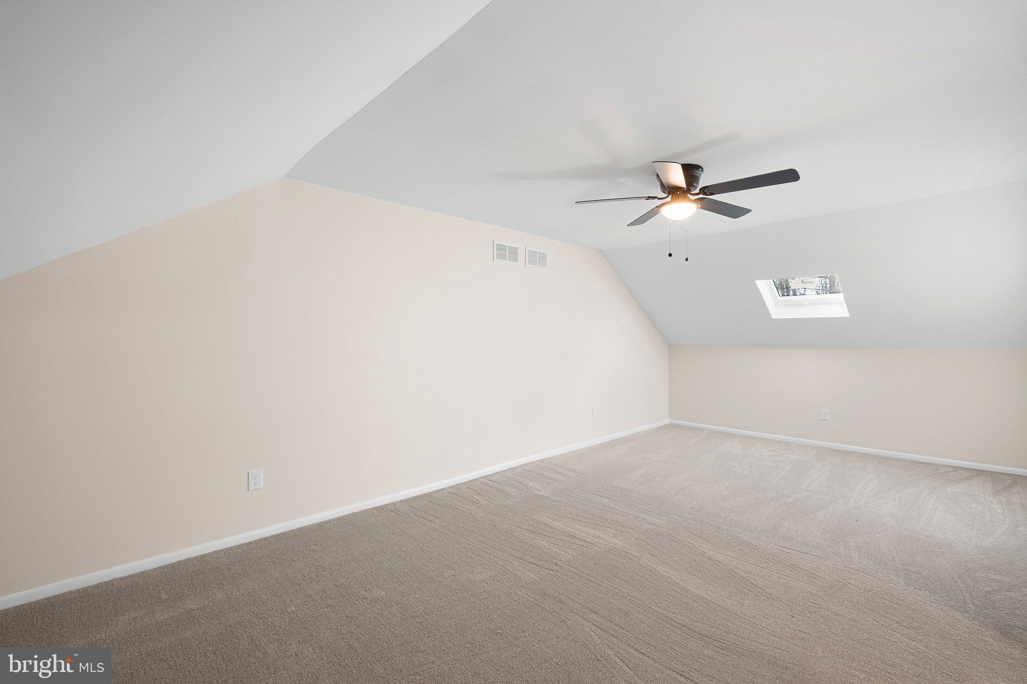 LIONGATE - Residential Lease