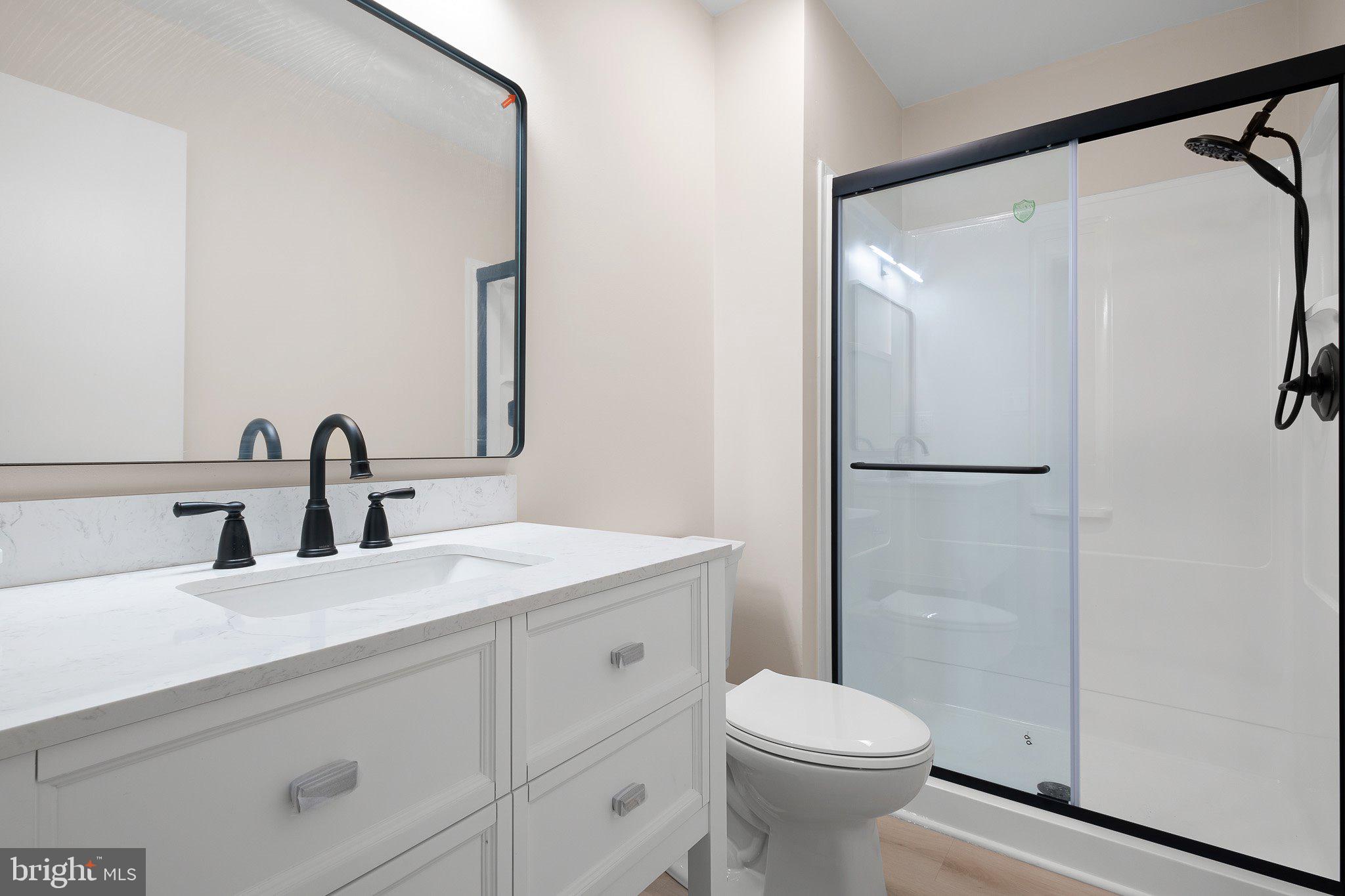 LIONGATE - Residential Lease