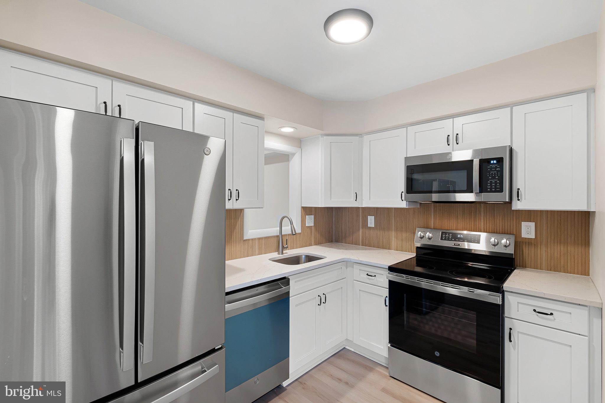 LIONGATE - Residential Lease