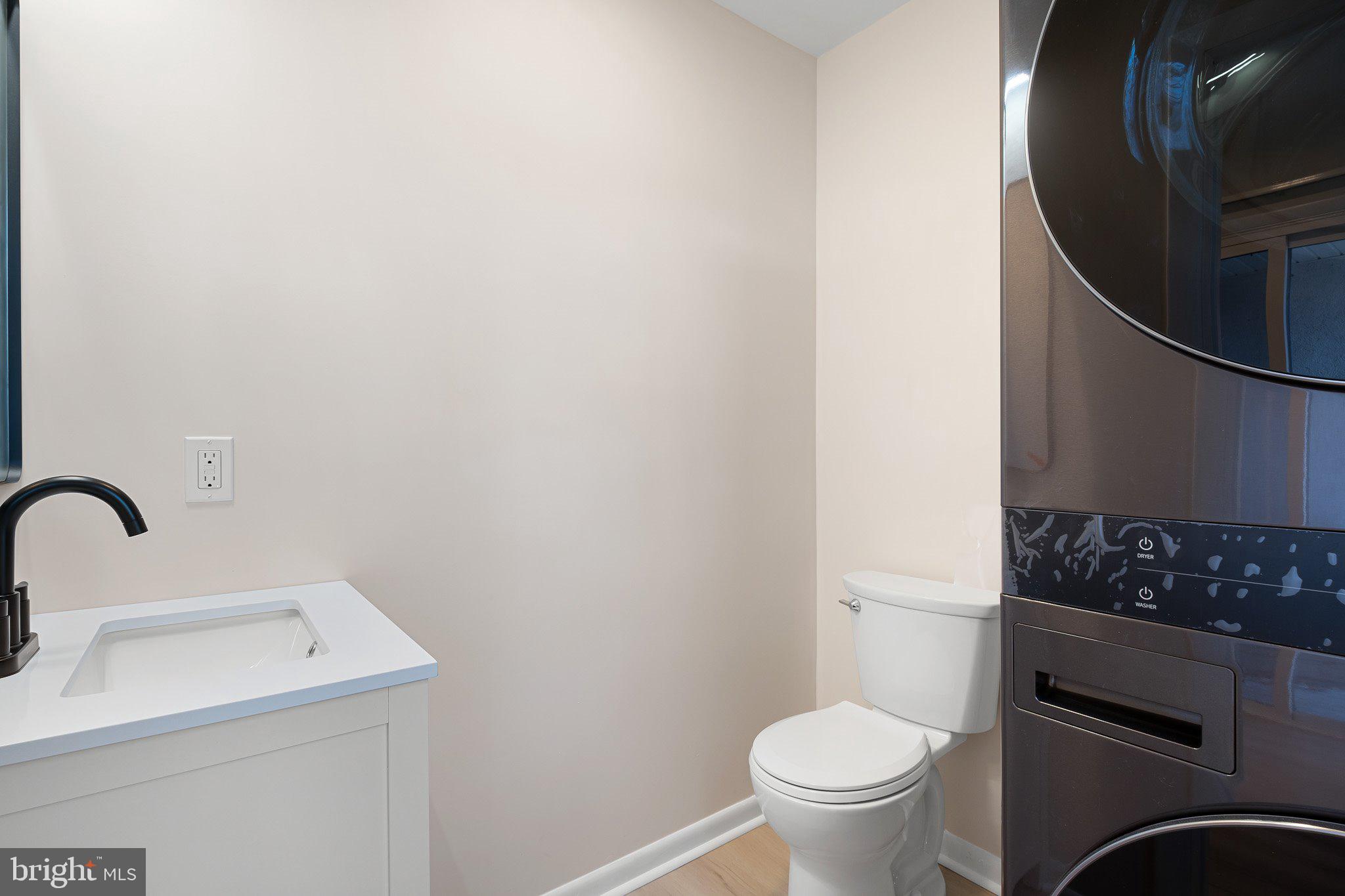 LIONGATE - Residential Lease