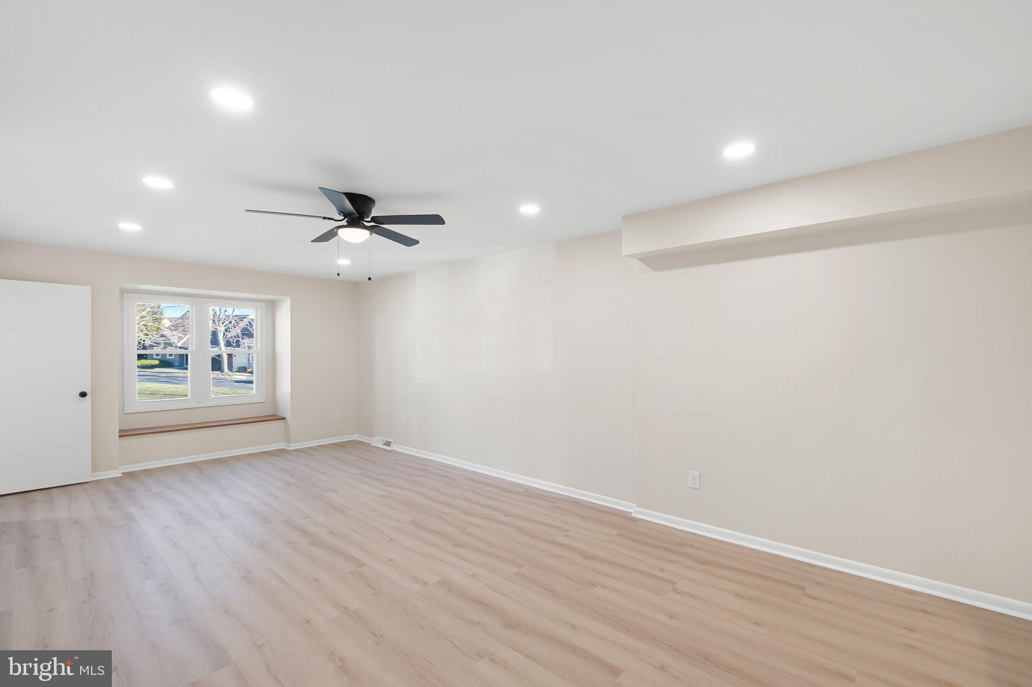 LIONGATE - Residential Lease