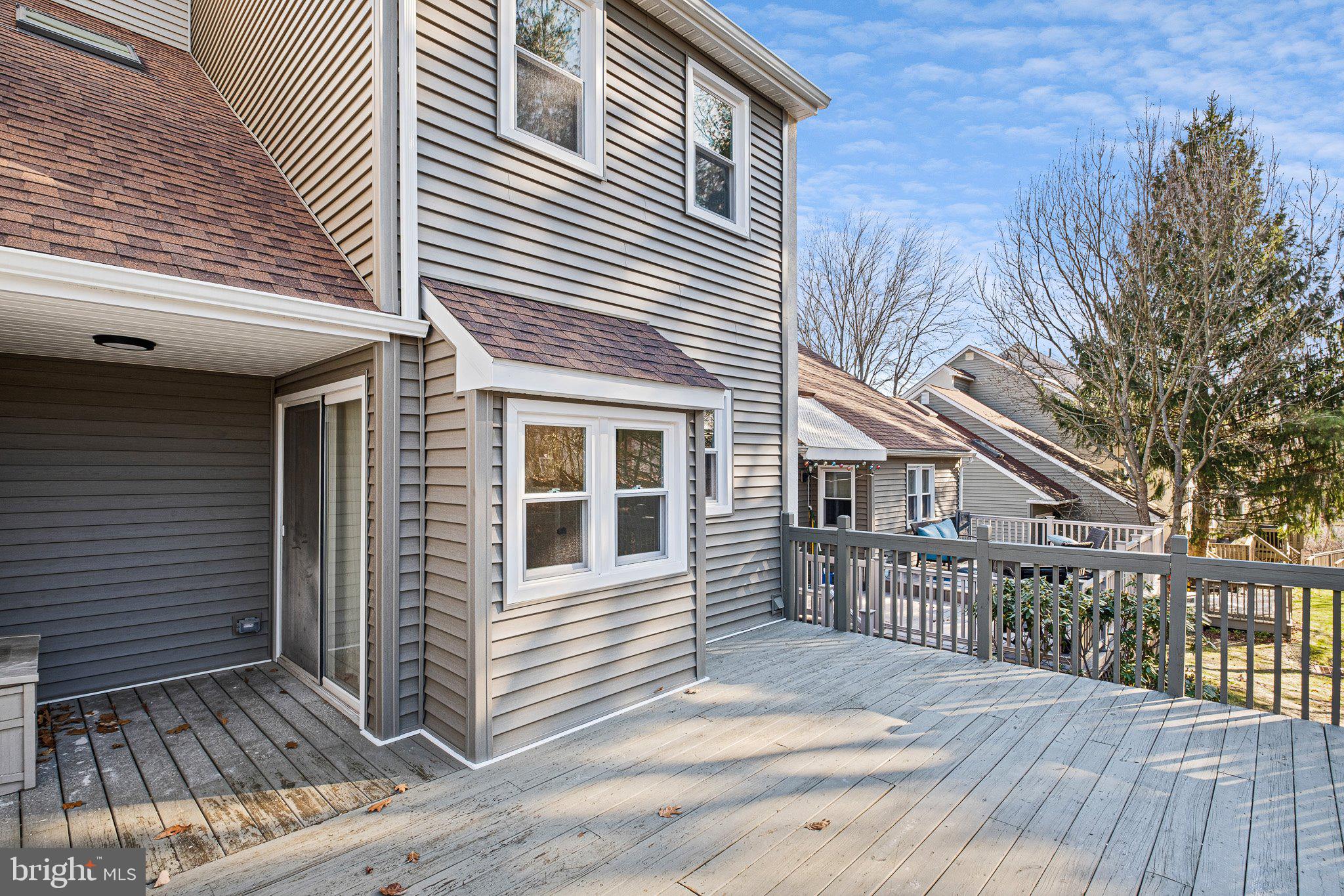 LIONGATE - Residential Lease