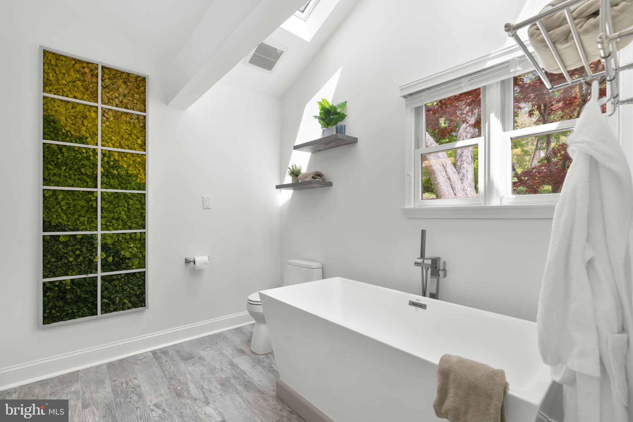 LEELAND WOODS - Residential