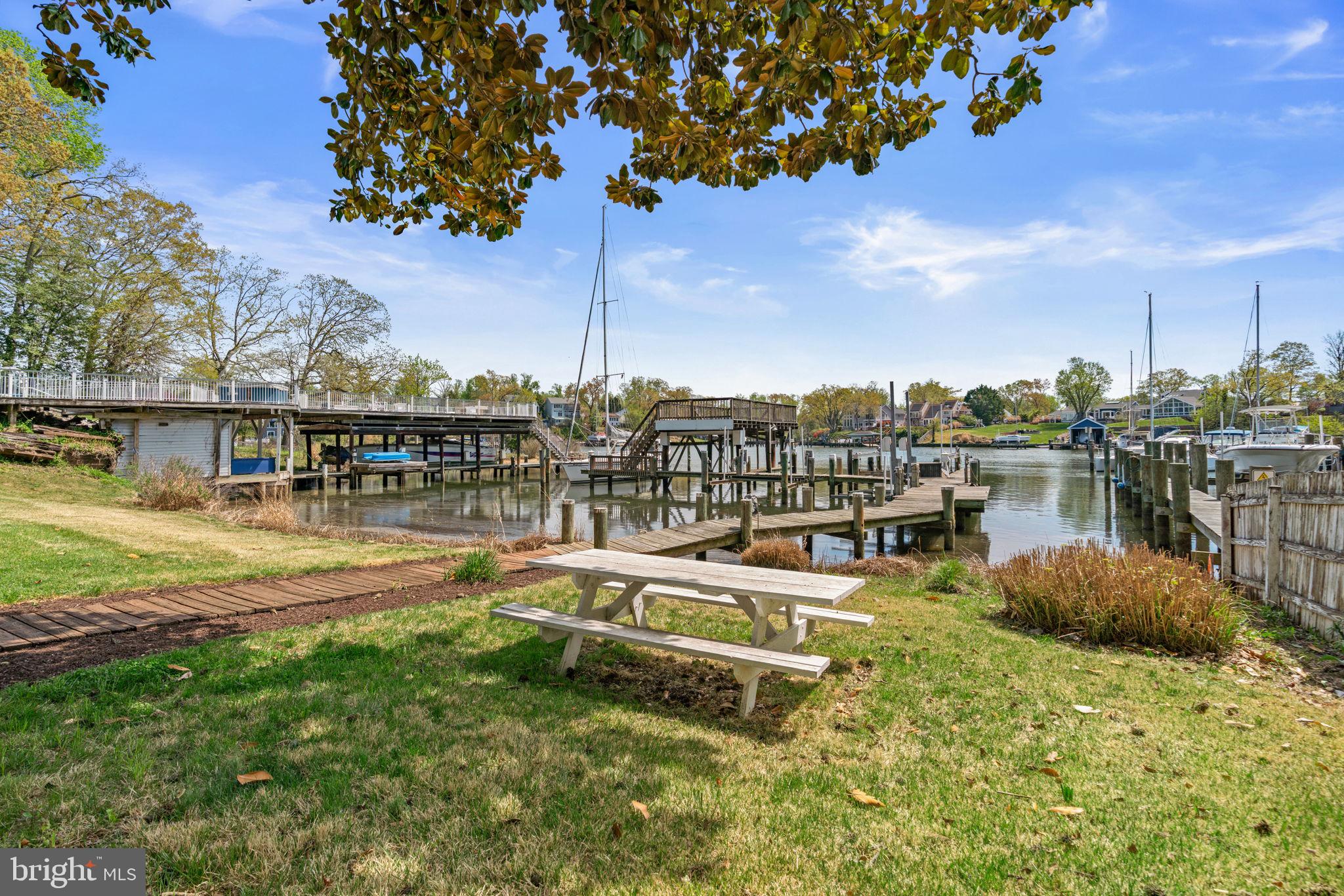 LEELAND WOODS - Residential