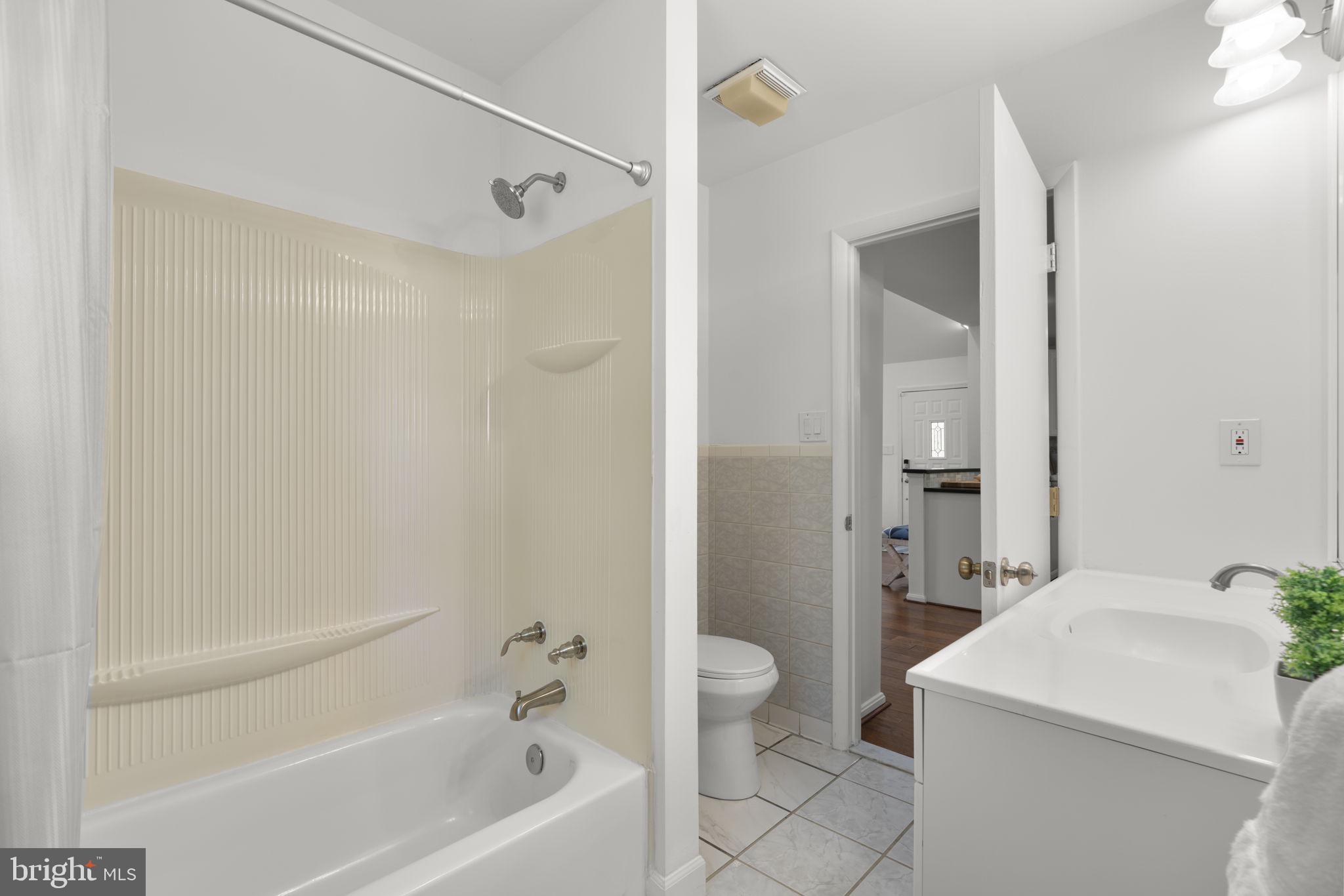 LEELAND WOODS - Residential