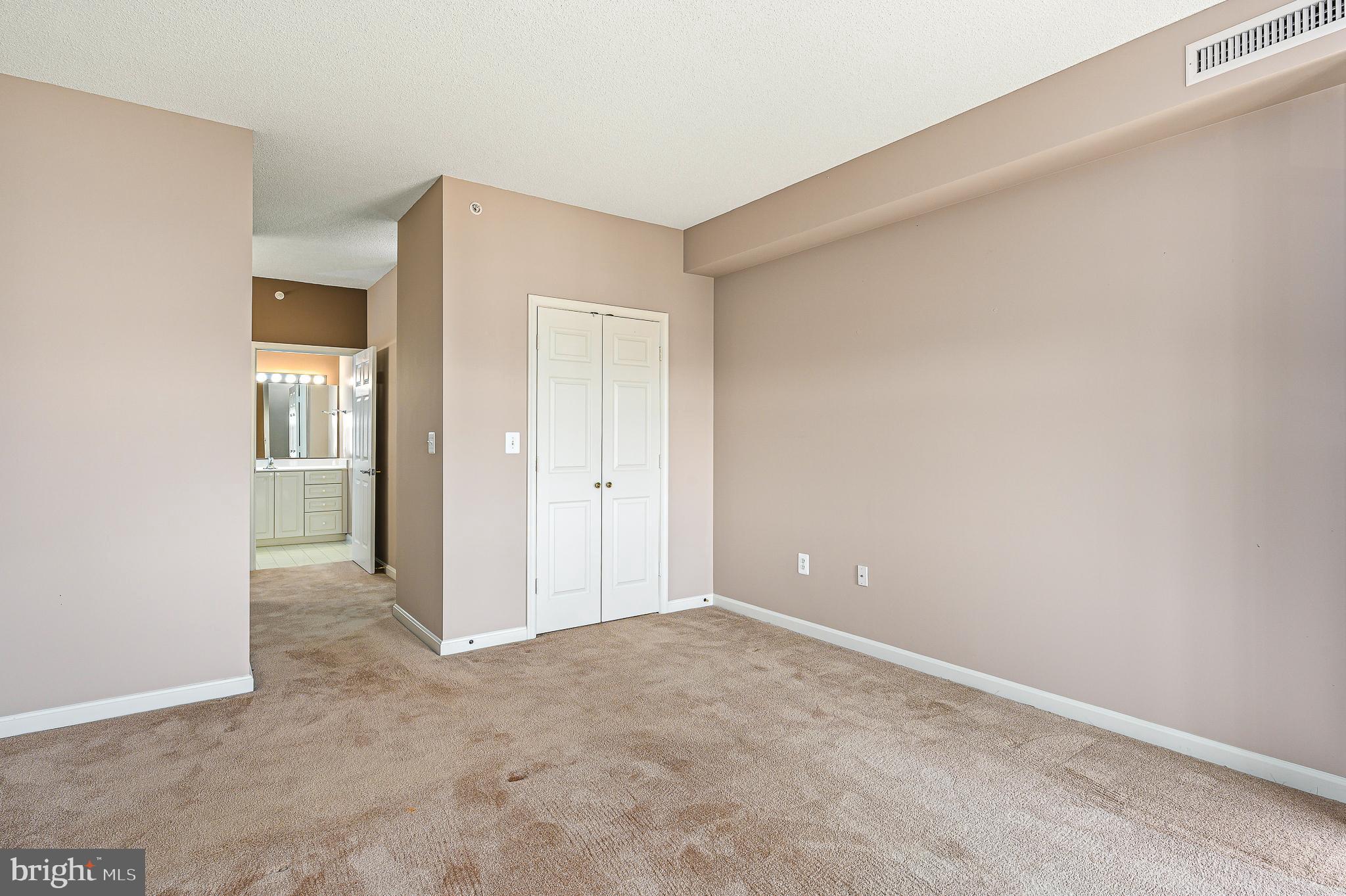 LANSDOWNE WOODS - Residential