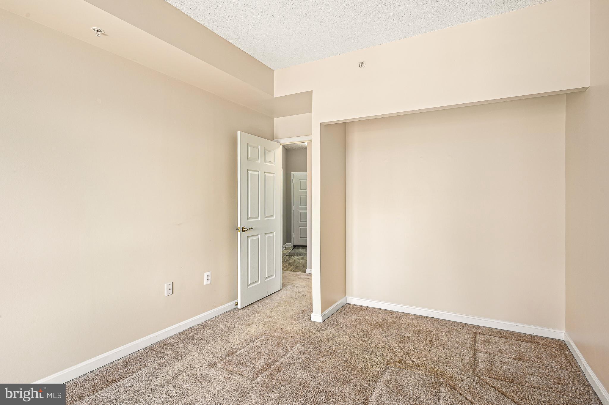 LANSDOWNE WOODS - Residential