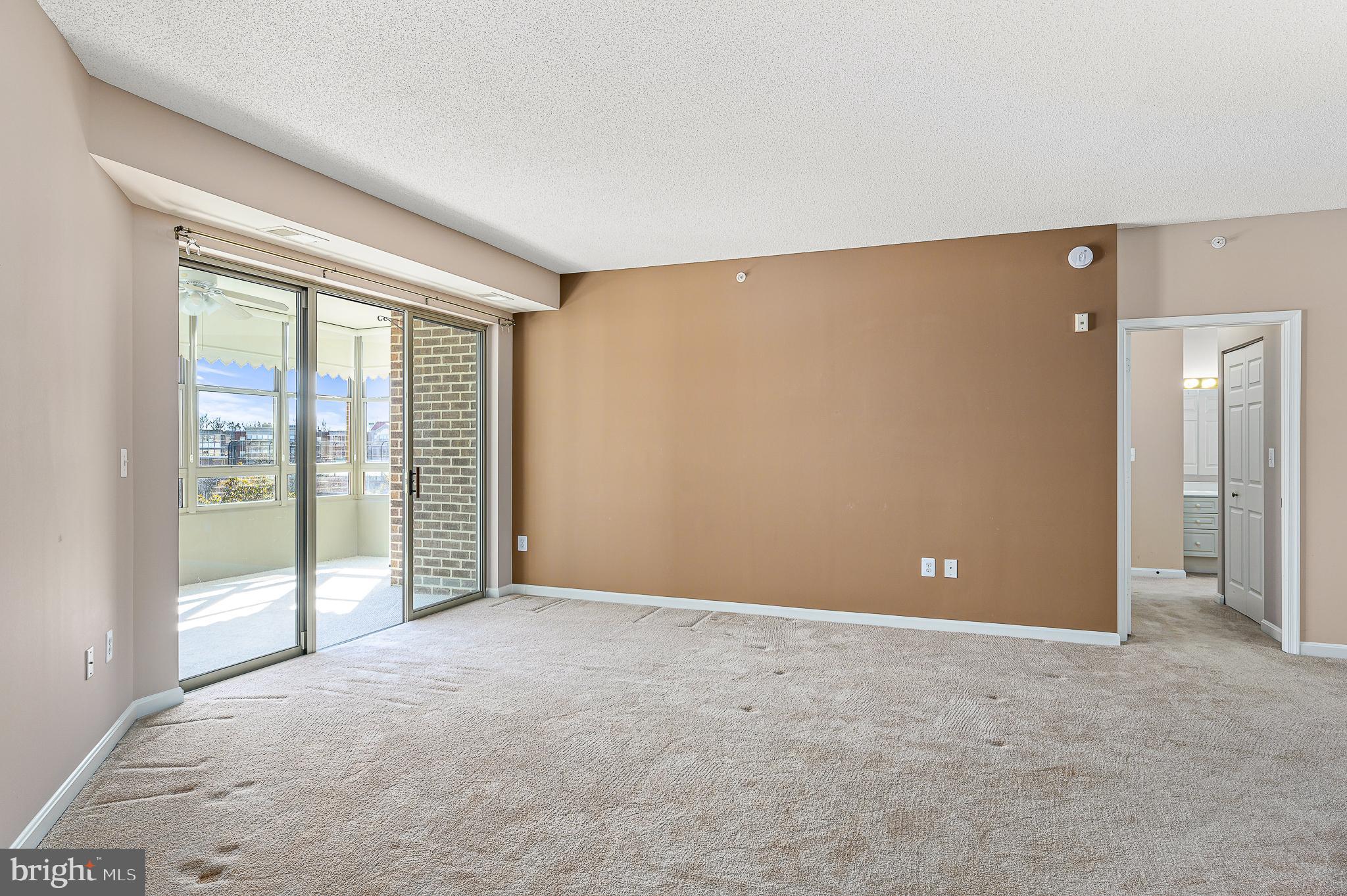 LANSDOWNE WOODS - Residential