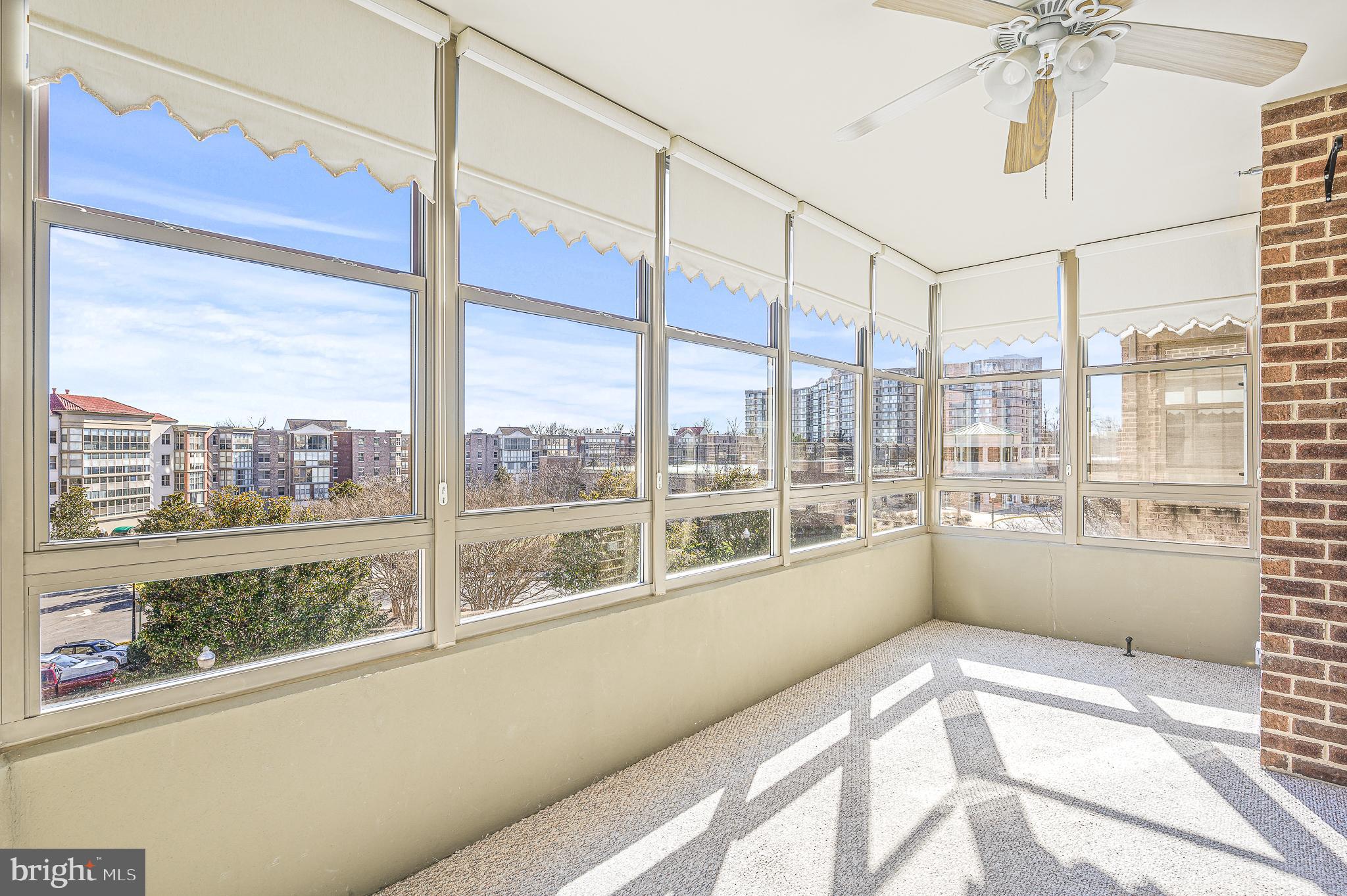 LANSDOWNE WOODS - Residential