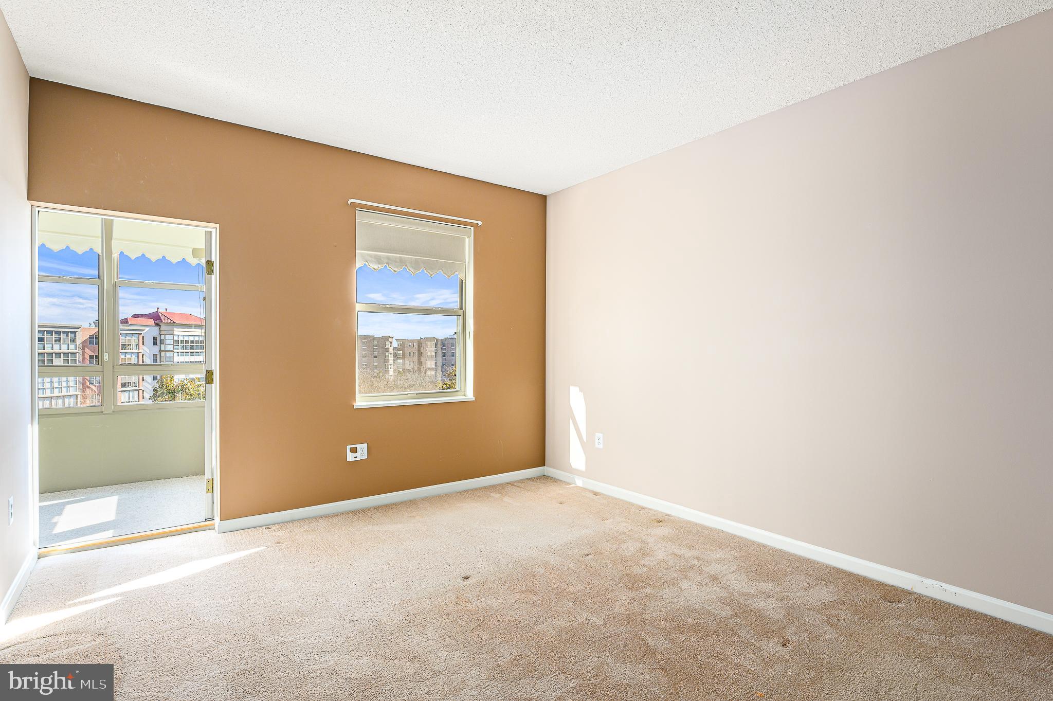 LANSDOWNE WOODS - Residential