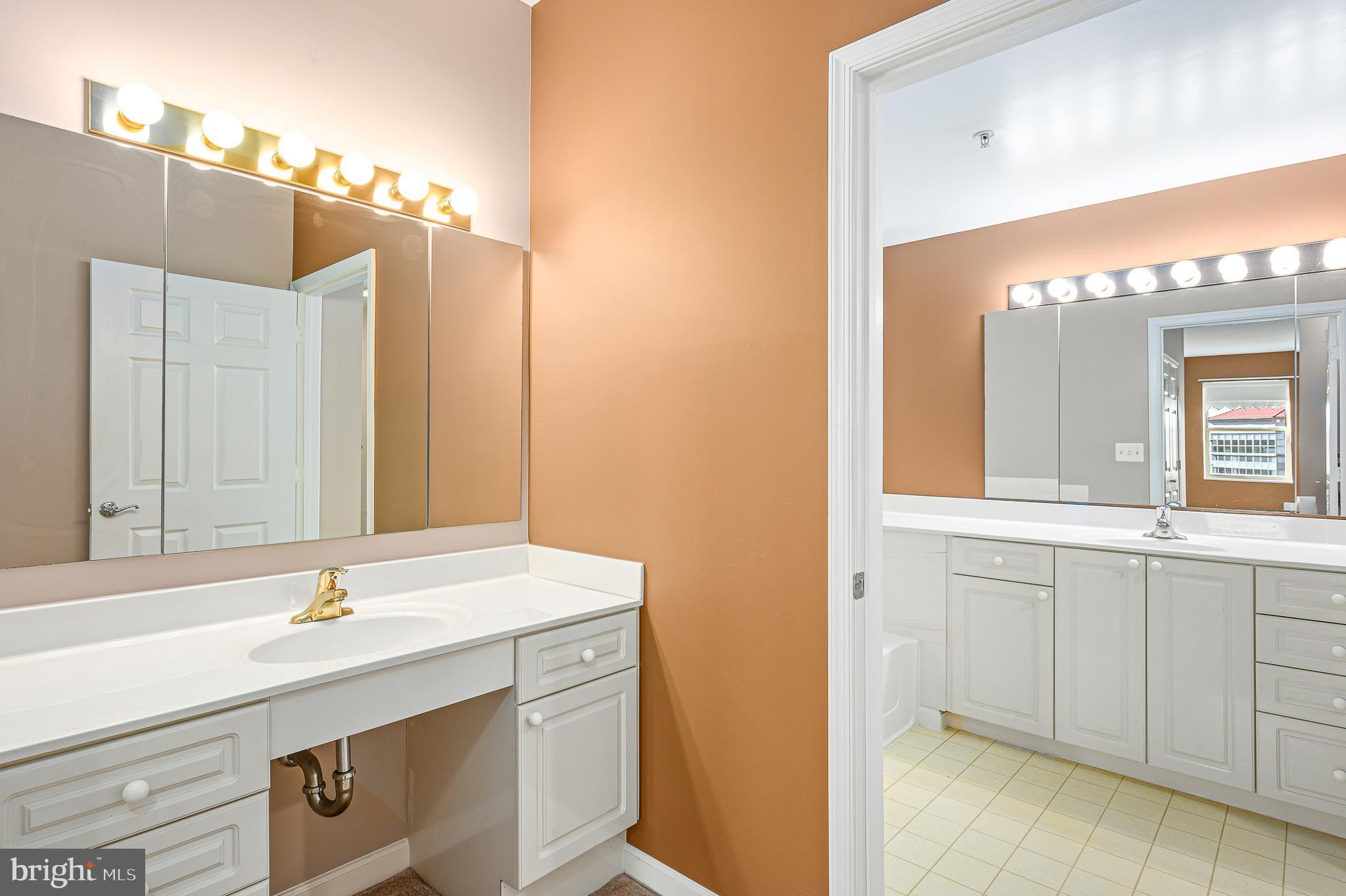 LANSDOWNE WOODS - Residential