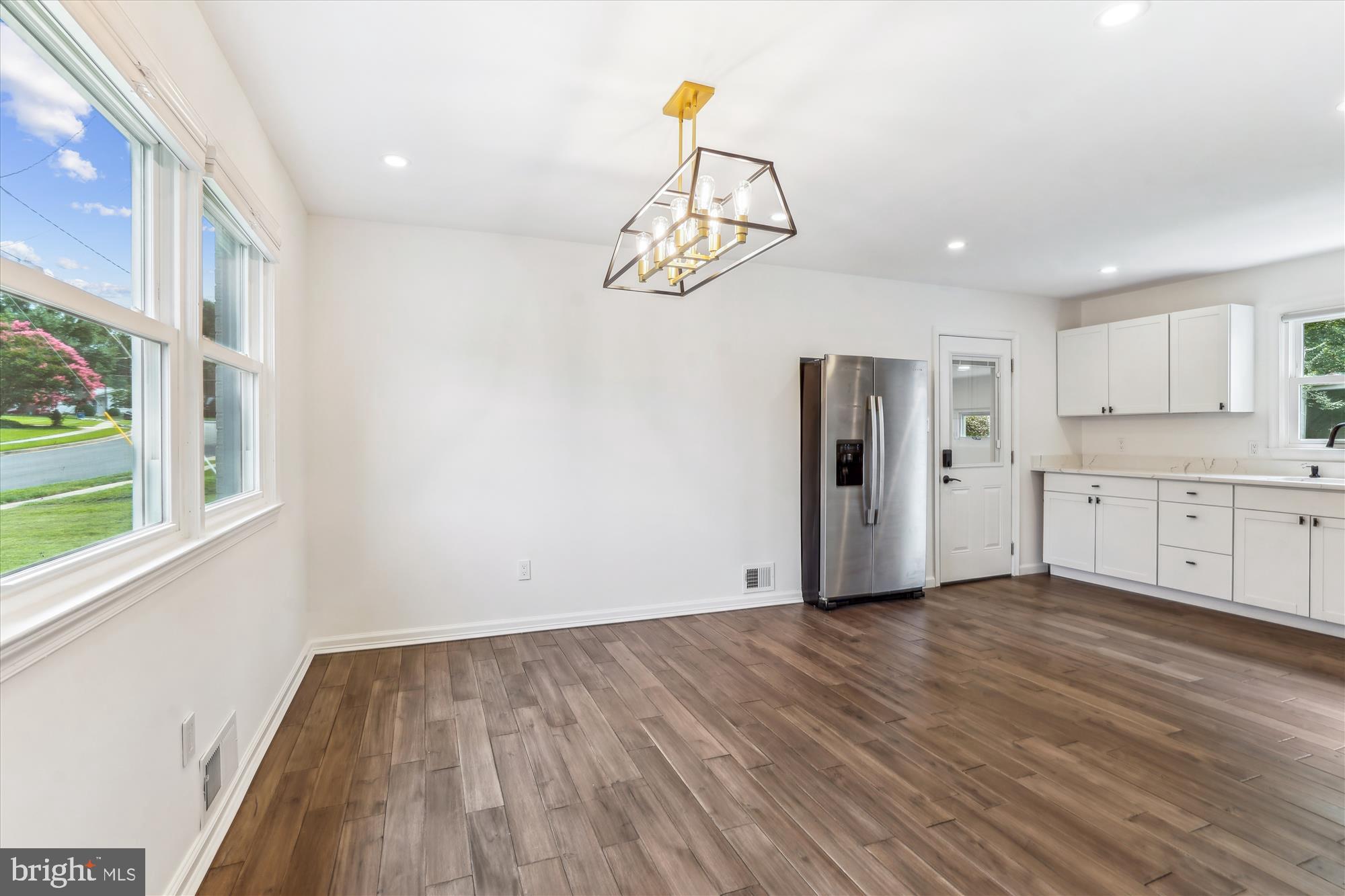 DUNN LORING WOODS - Residential Lease