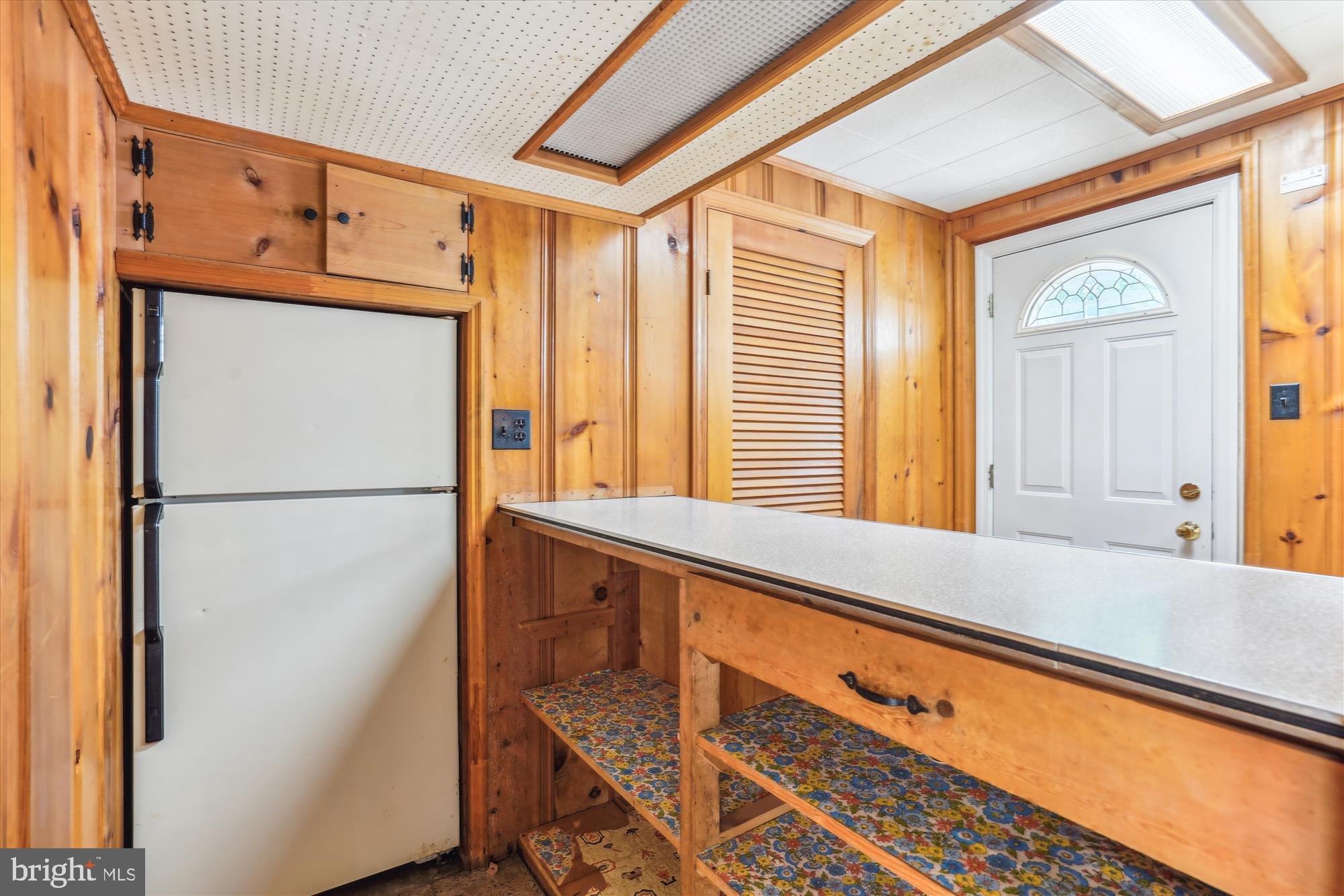 DUNN LORING WOODS - Residential Lease