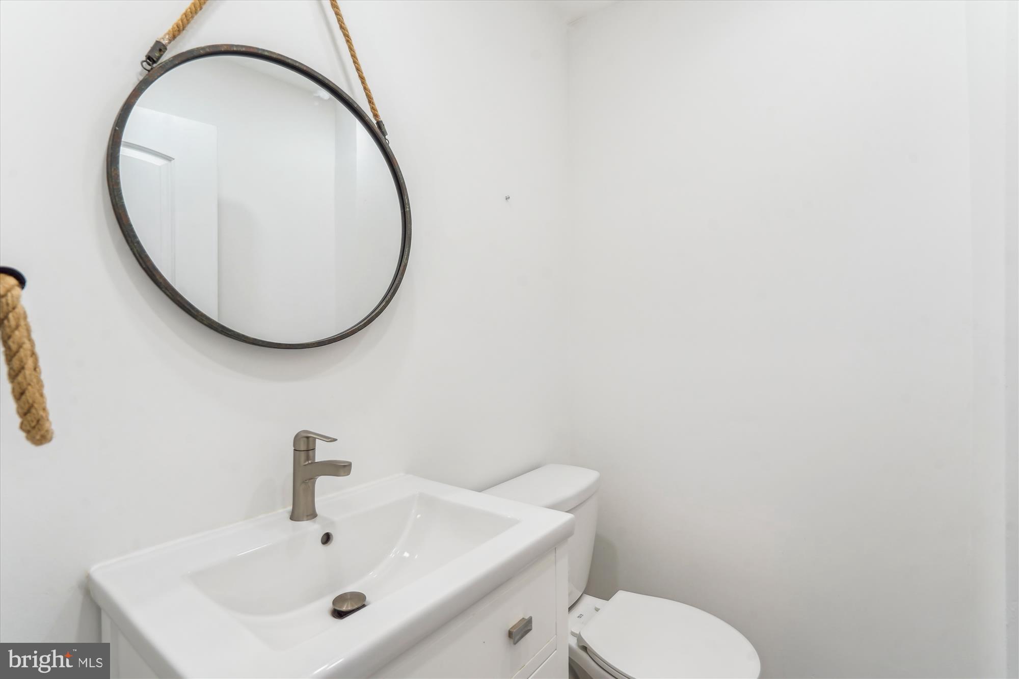 DUNN LORING WOODS - Residential Lease