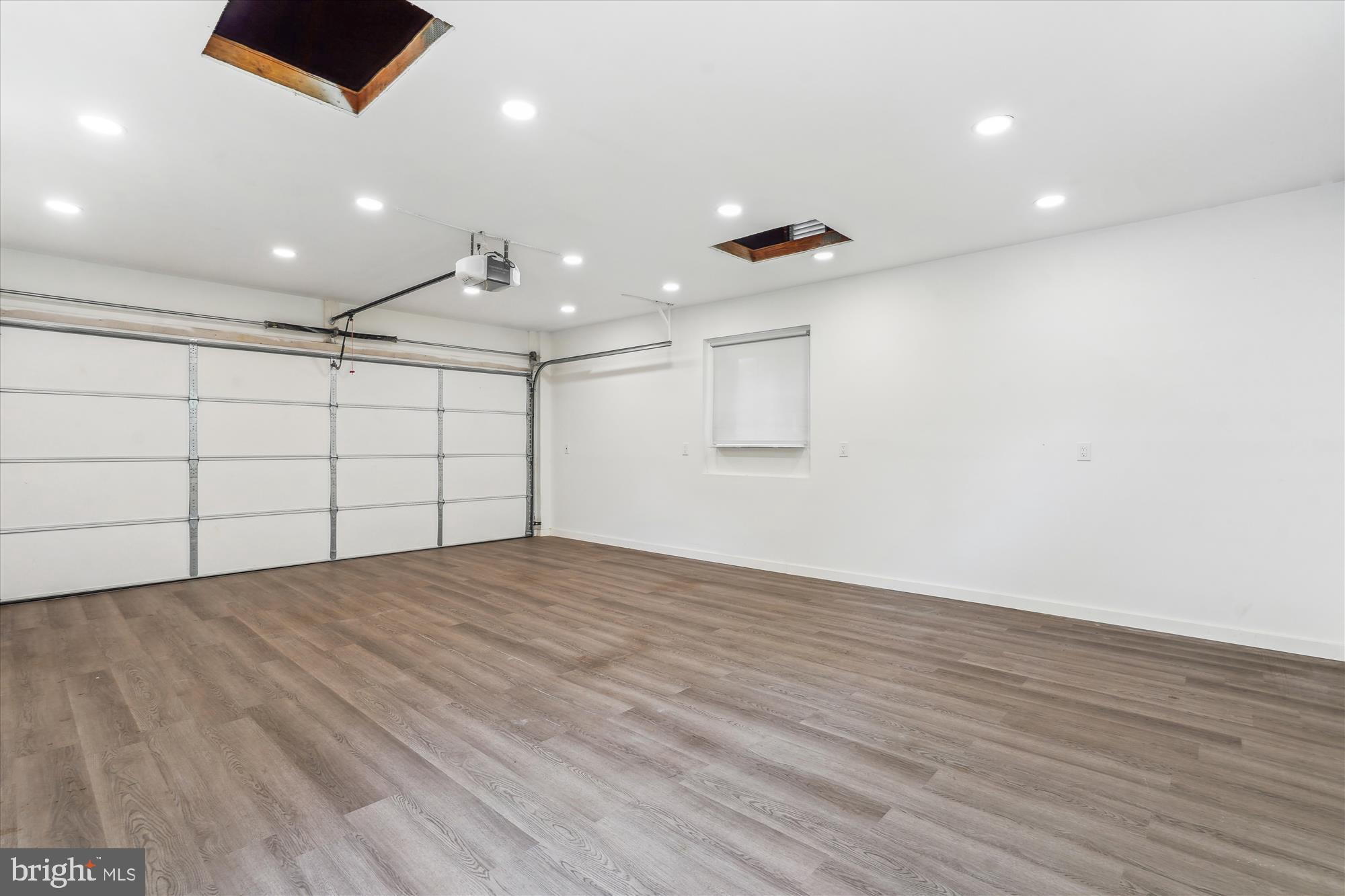 DUNN LORING WOODS - Residential Lease