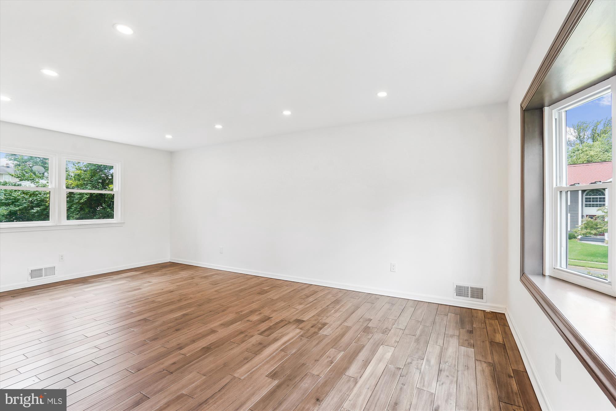 DUNN LORING WOODS - Residential Lease