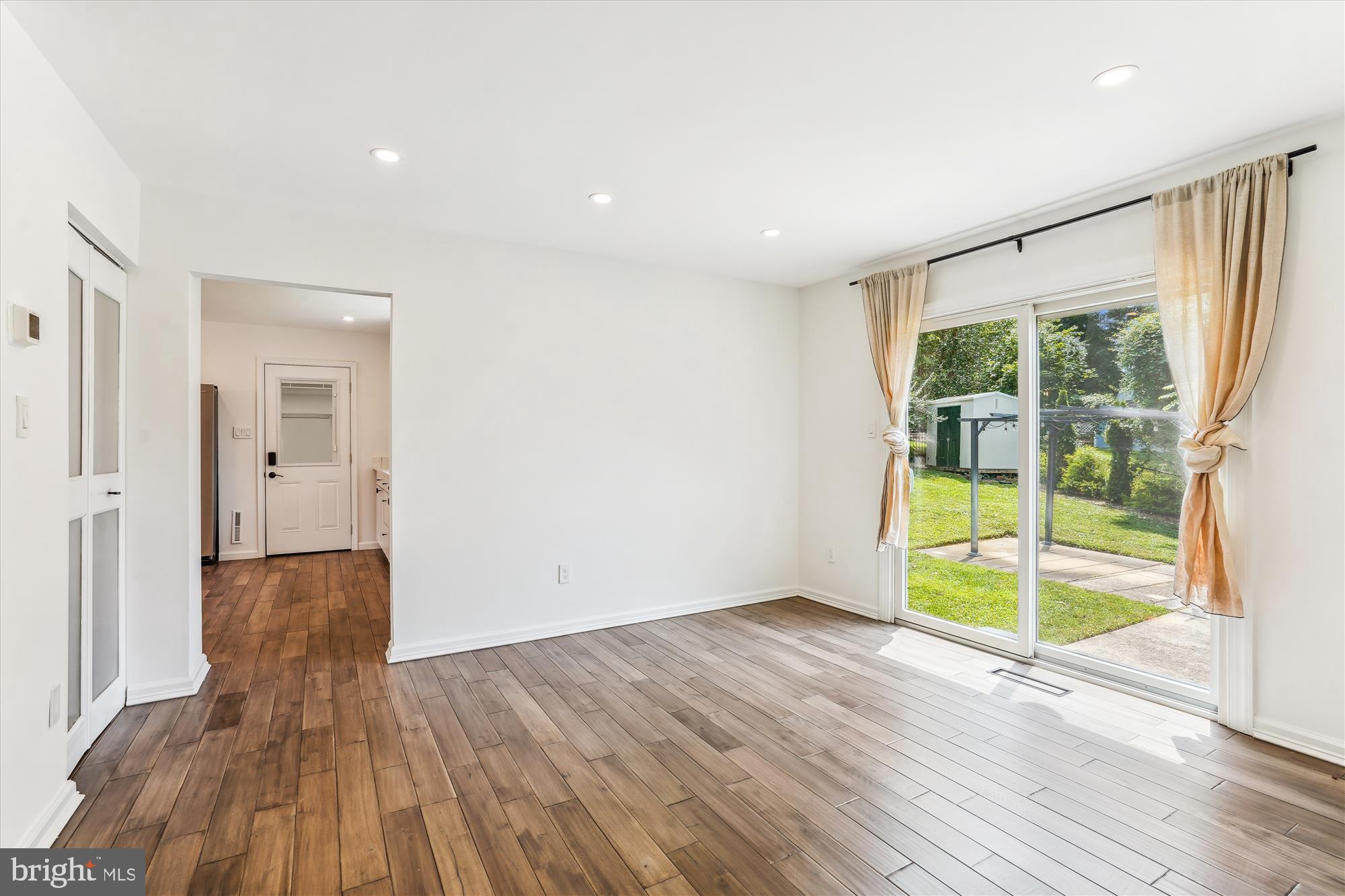 DUNN LORING WOODS - Residential Lease