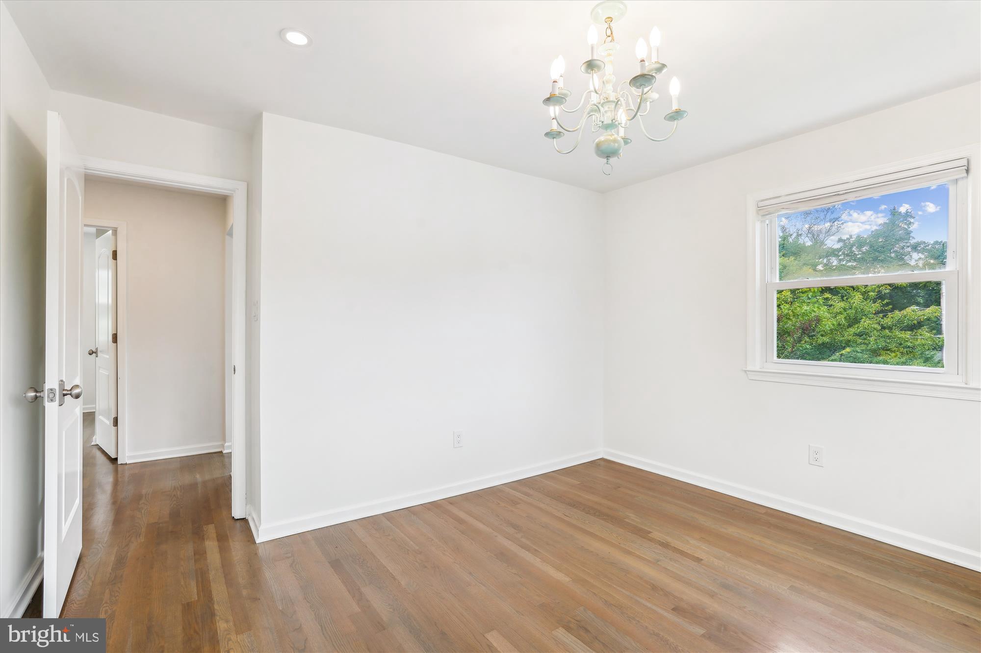 DUNN LORING WOODS - Residential Lease