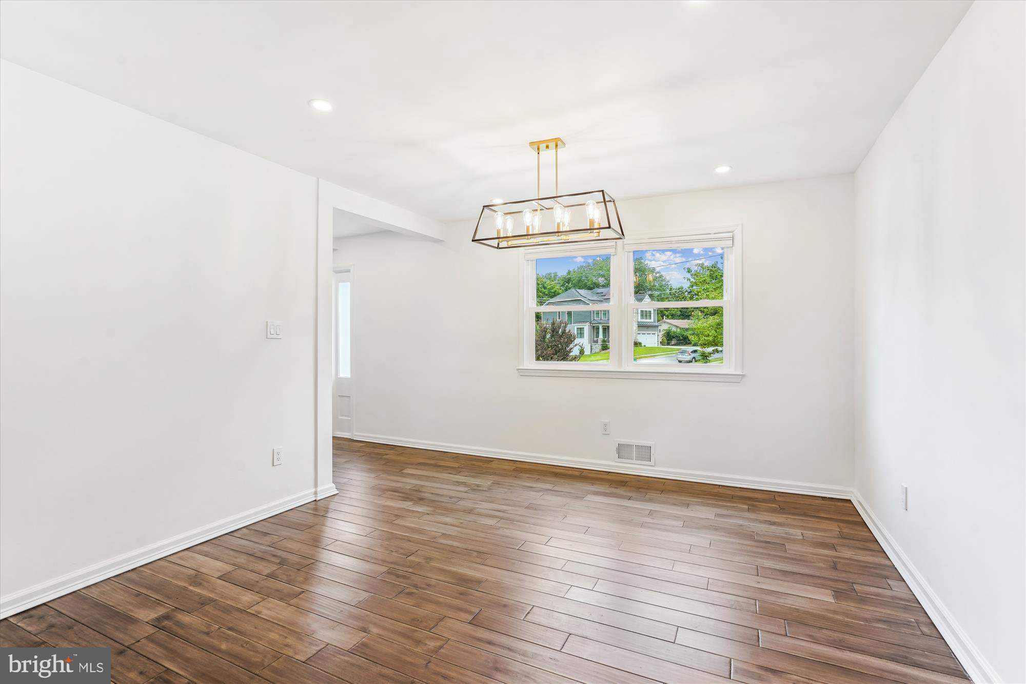 DUNN LORING WOODS - Residential Lease