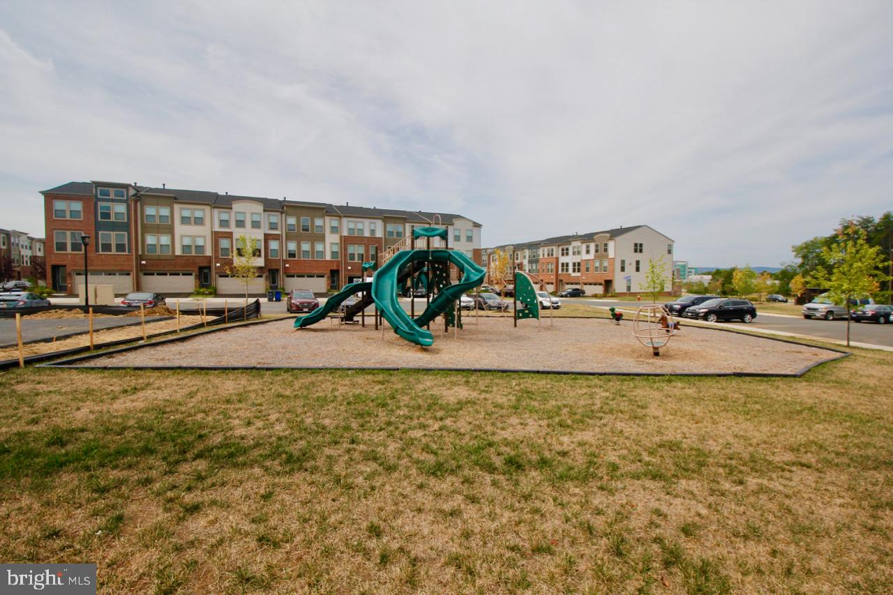 GATEWAY COMMONS - STONE RIDGE - Residential