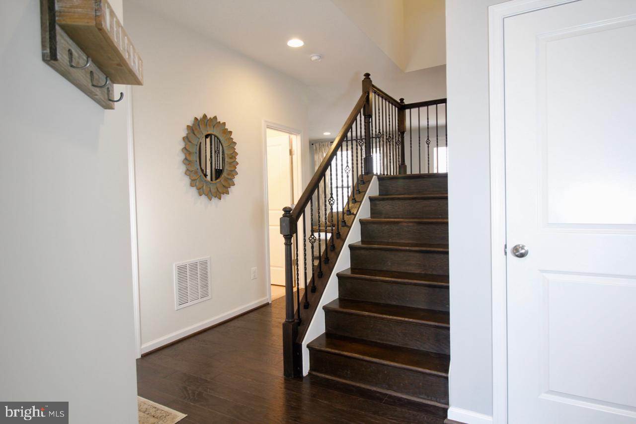 GATEWAY COMMONS - STONE RIDGE - Residential