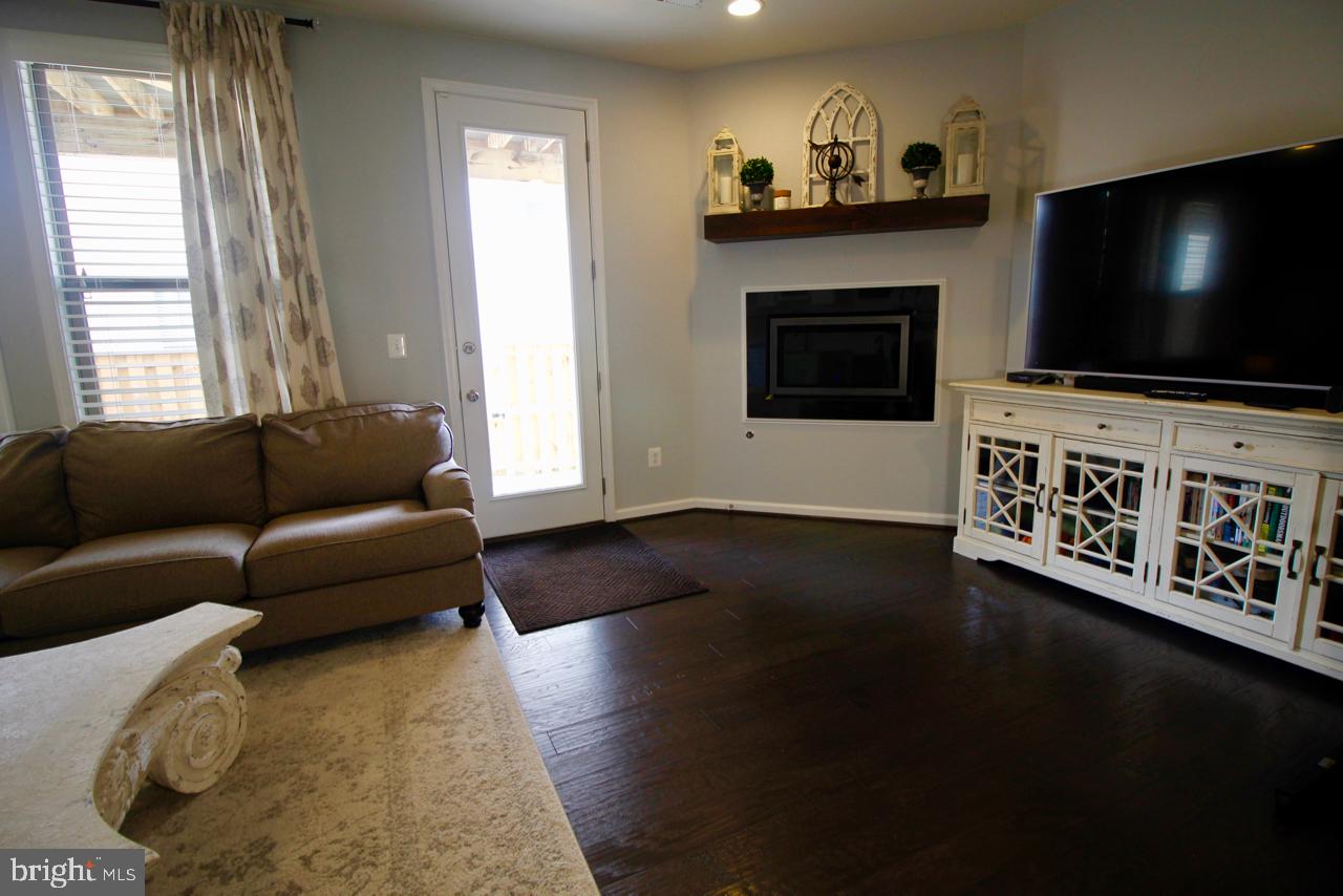 GATEWAY COMMONS - STONE RIDGE - Residential