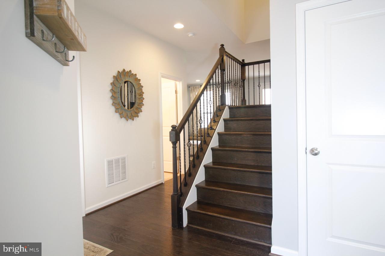 GATEWAY COMMONS - STONE RIDGE - Residential