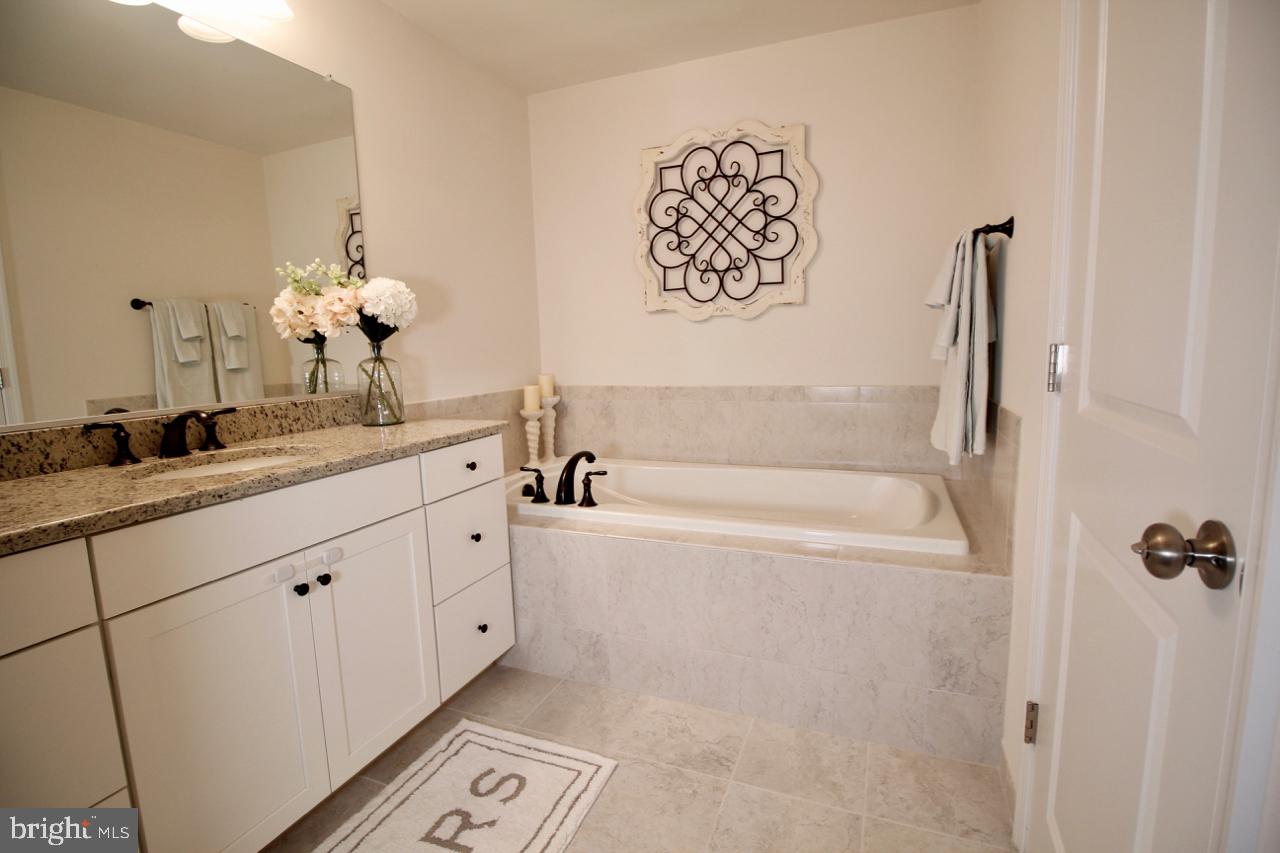 GATEWAY COMMONS - STONE RIDGE - Residential