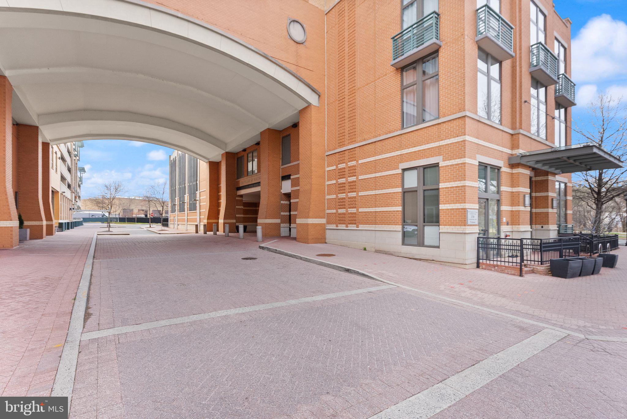 2720 S ARLINGTON MILL DRIVE 915