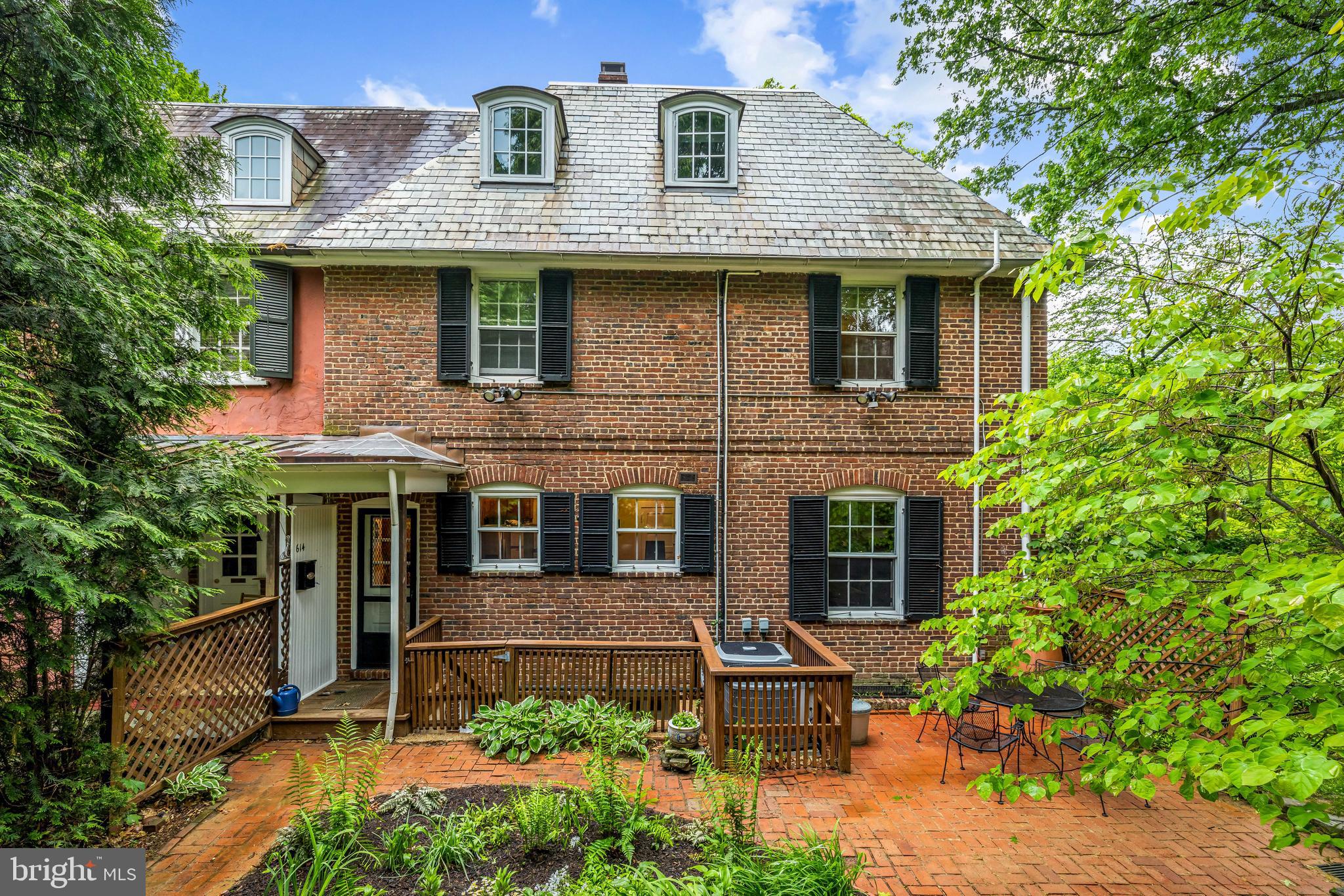 ROLAND PARK - Residential