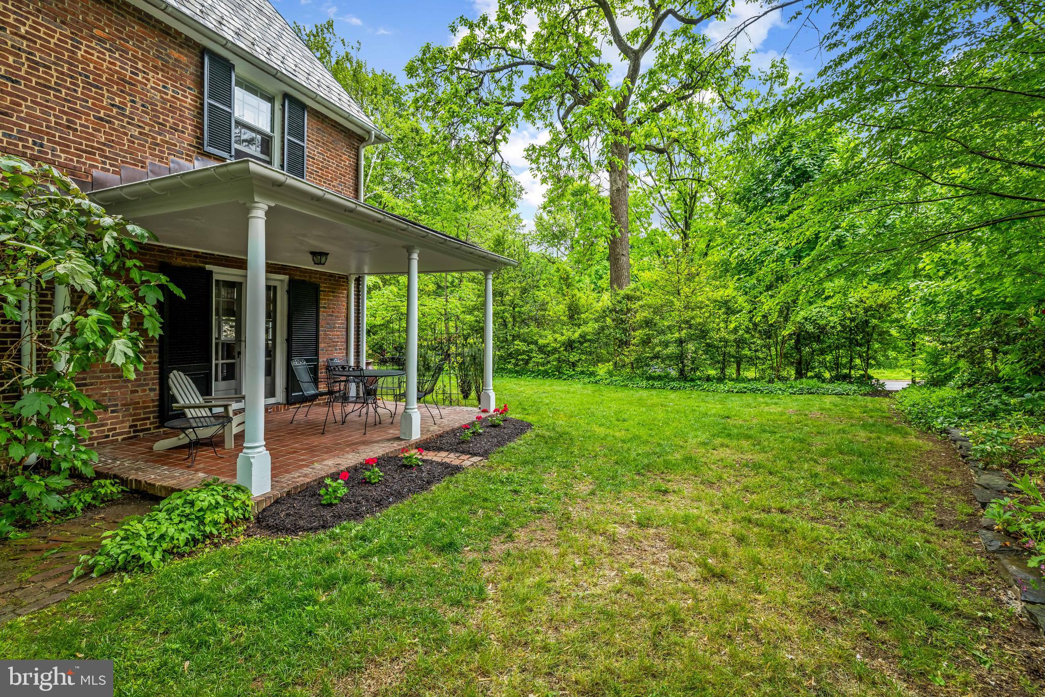 614 W UNIVERSITY PARKWAY
