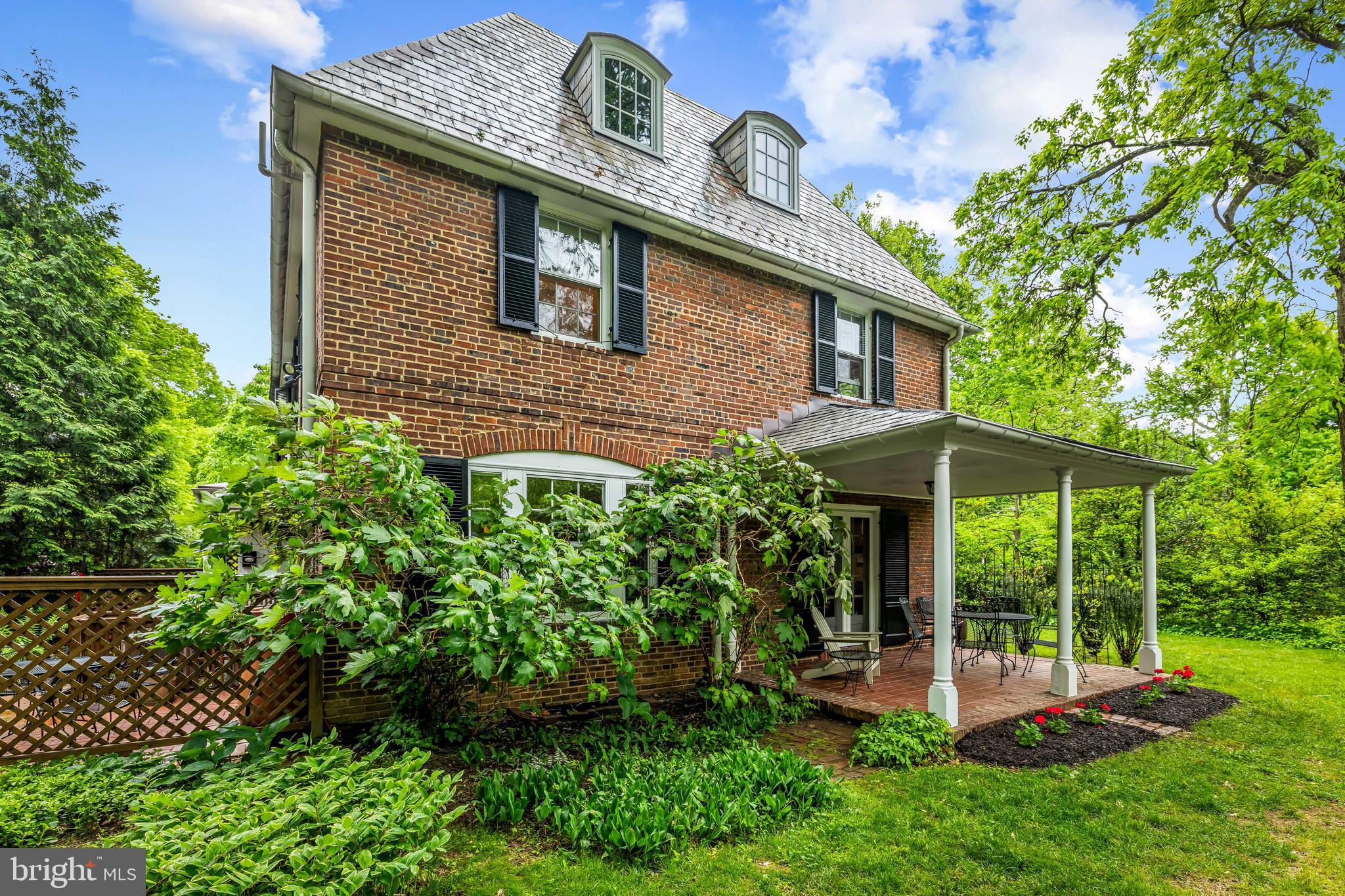 ROLAND PARK - Residential