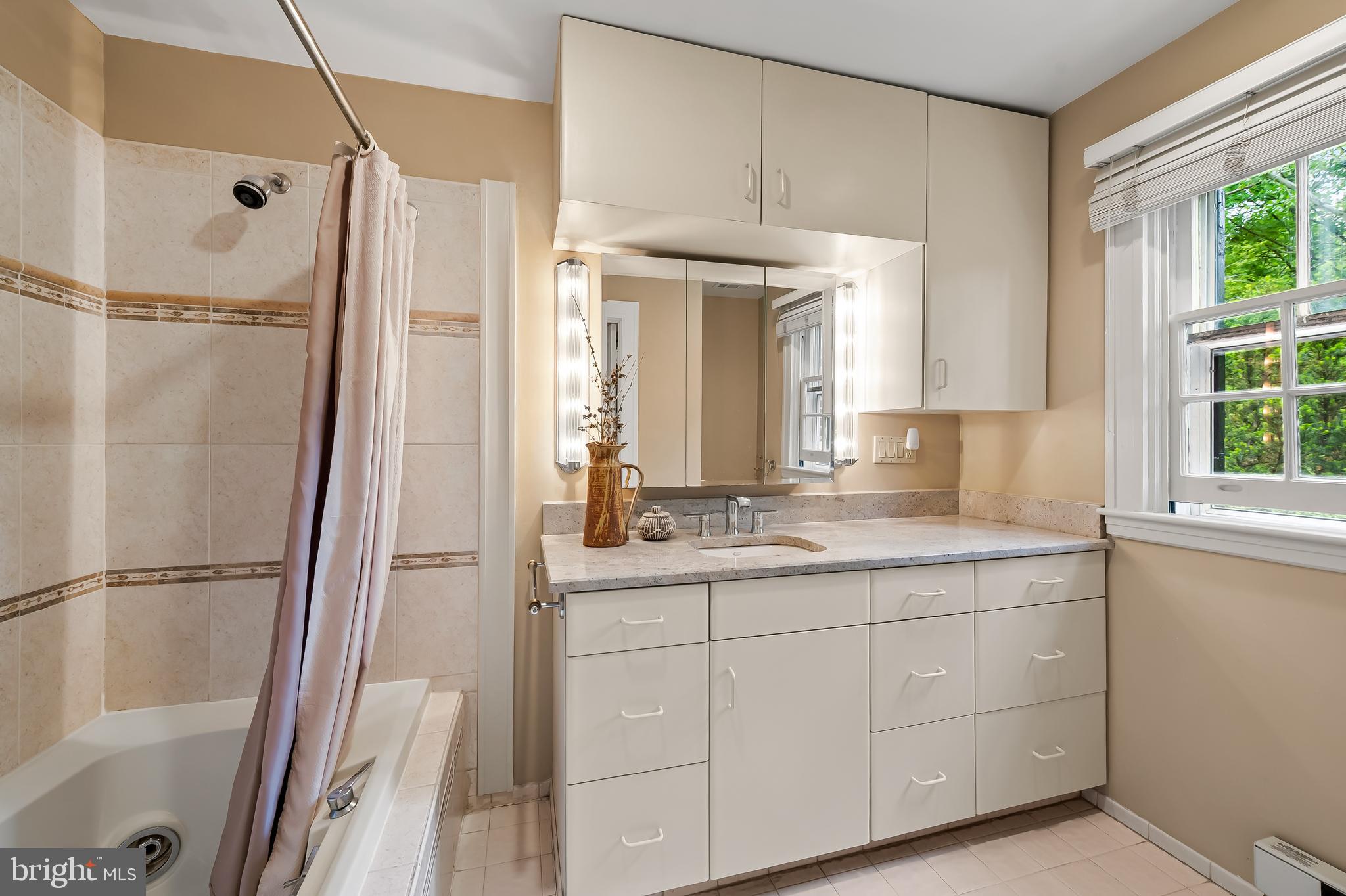 ROLAND PARK - Residential
