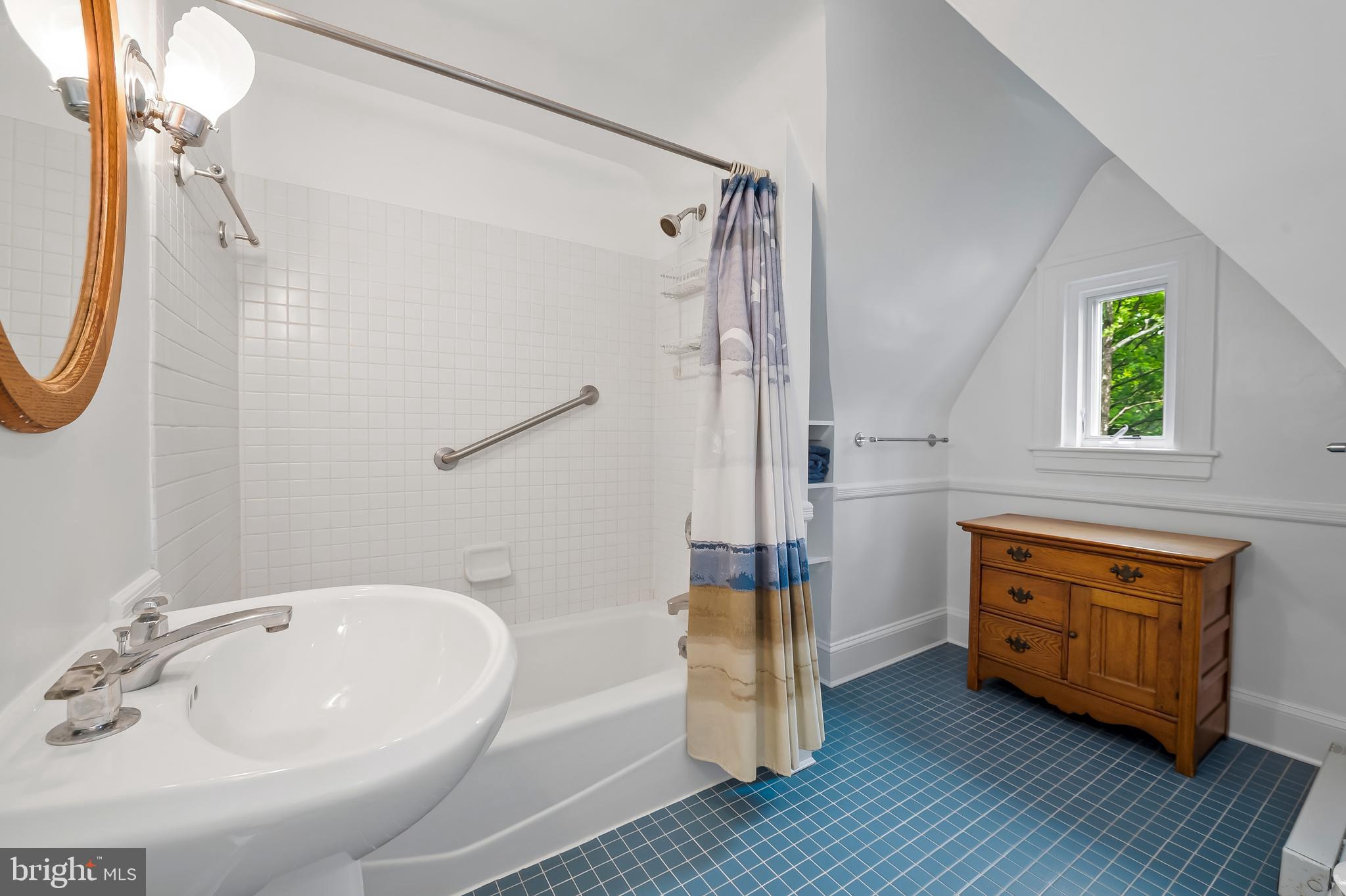 ROLAND PARK - Residential
