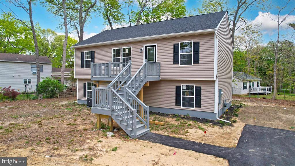 5609 BRIARWOOD DRIVE