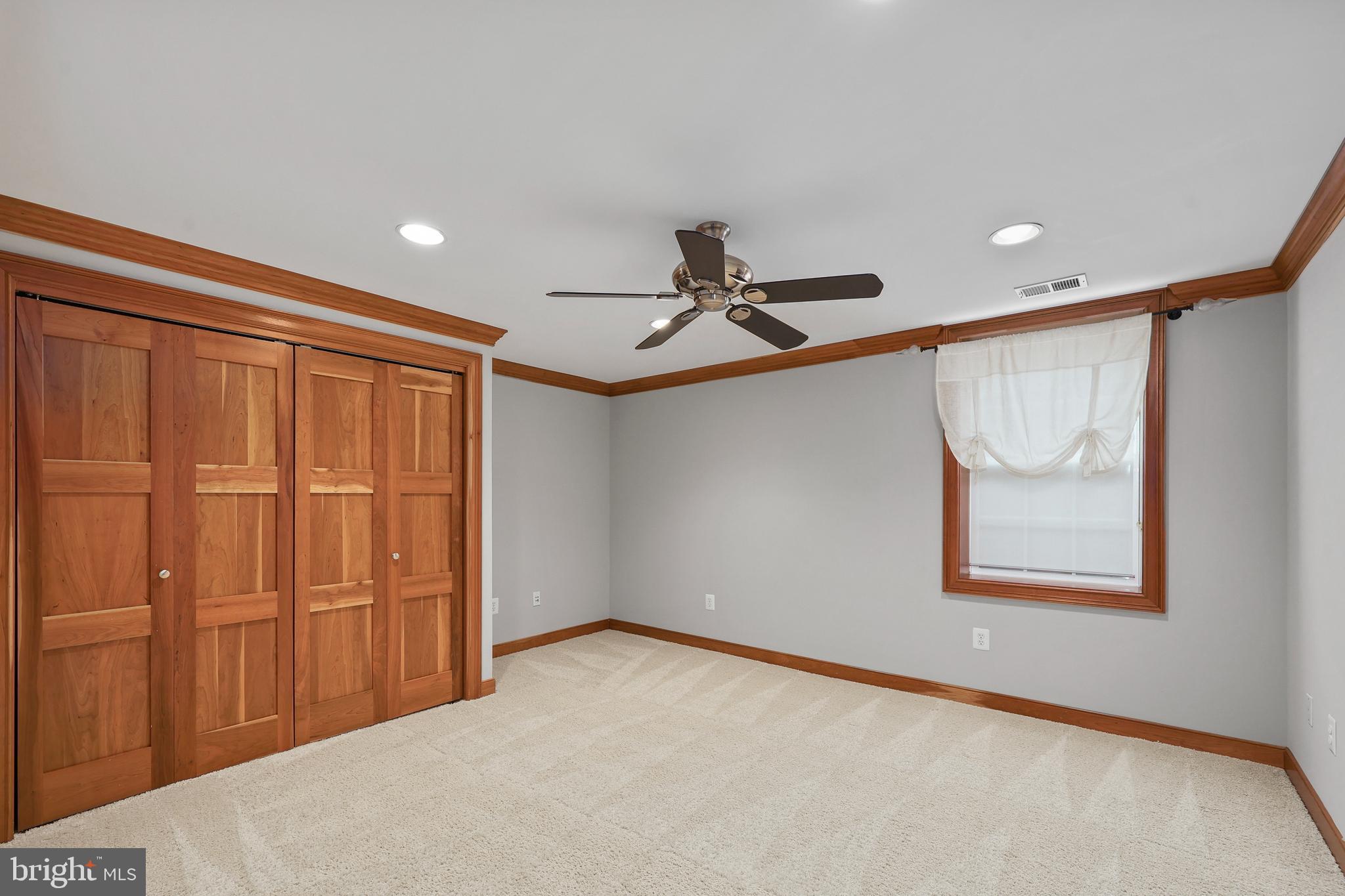 POTOMAC LAKES - Residential