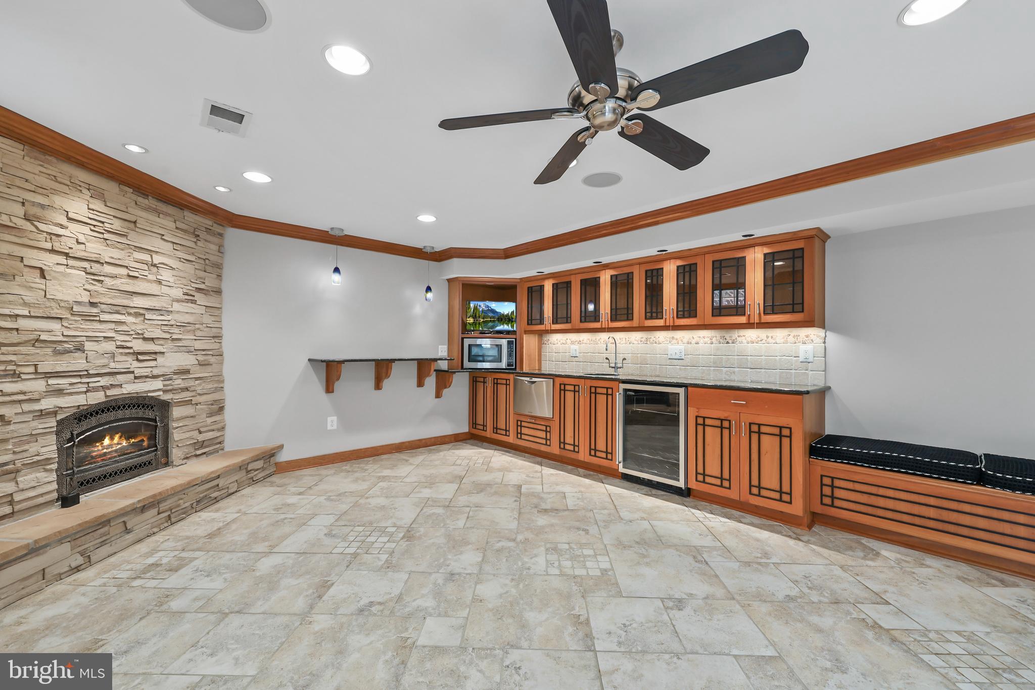 POTOMAC LAKES - Residential