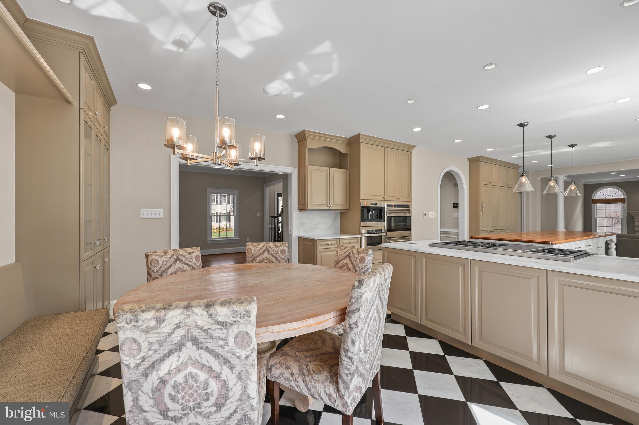 POTOMAC LAKES - Residential