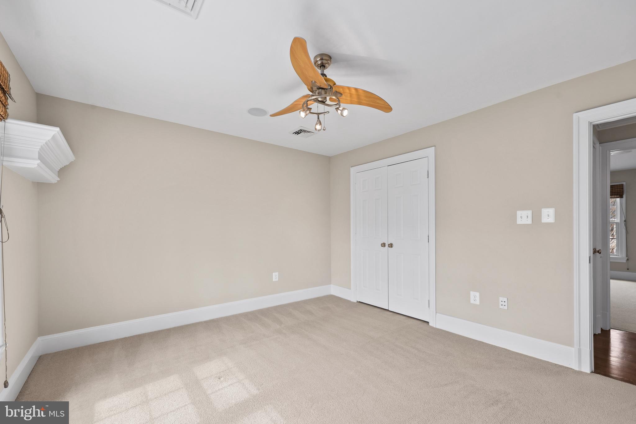 POTOMAC LAKES - Residential